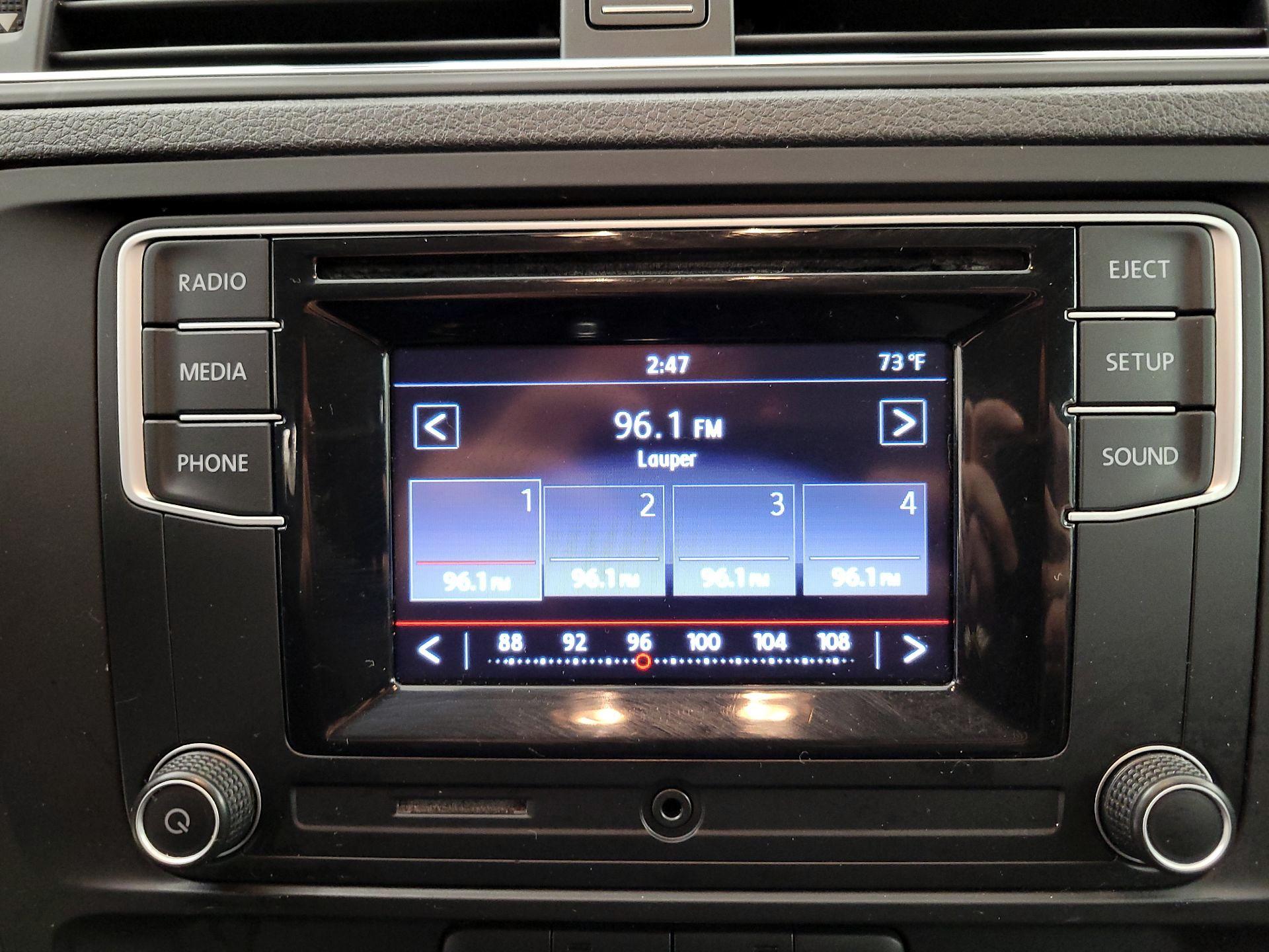 Thumbnail: 2017 Volkswagen Jetta - 15