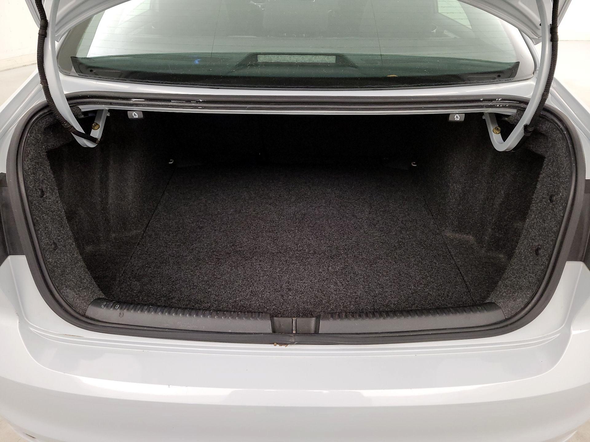 Thumbnail: 2017 Volkswagen Jetta - 20