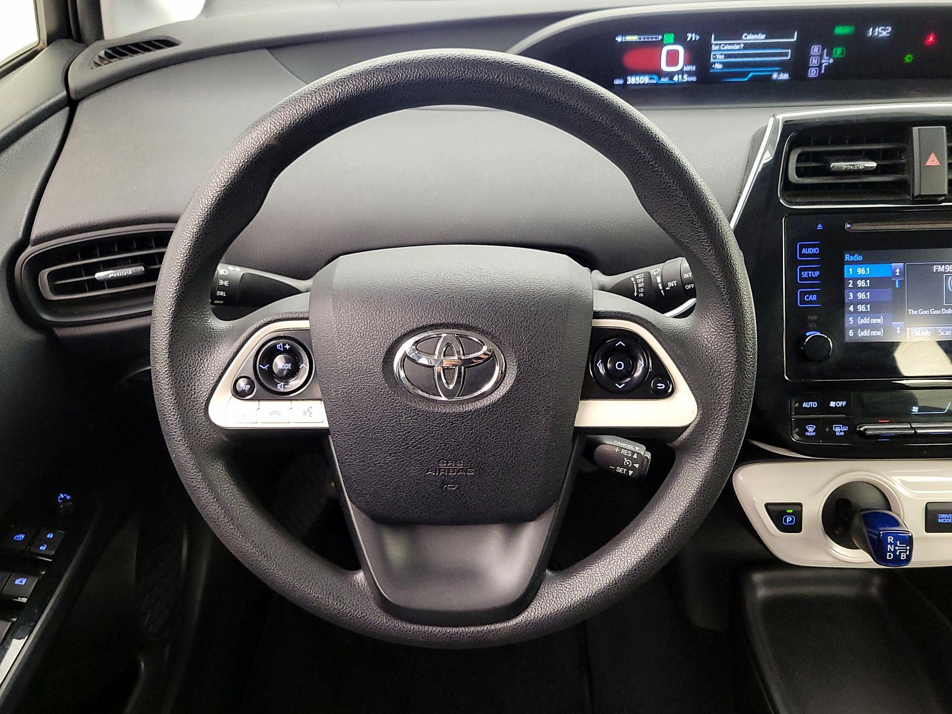 Thumbnail: 2016 Toyota Prius - 10