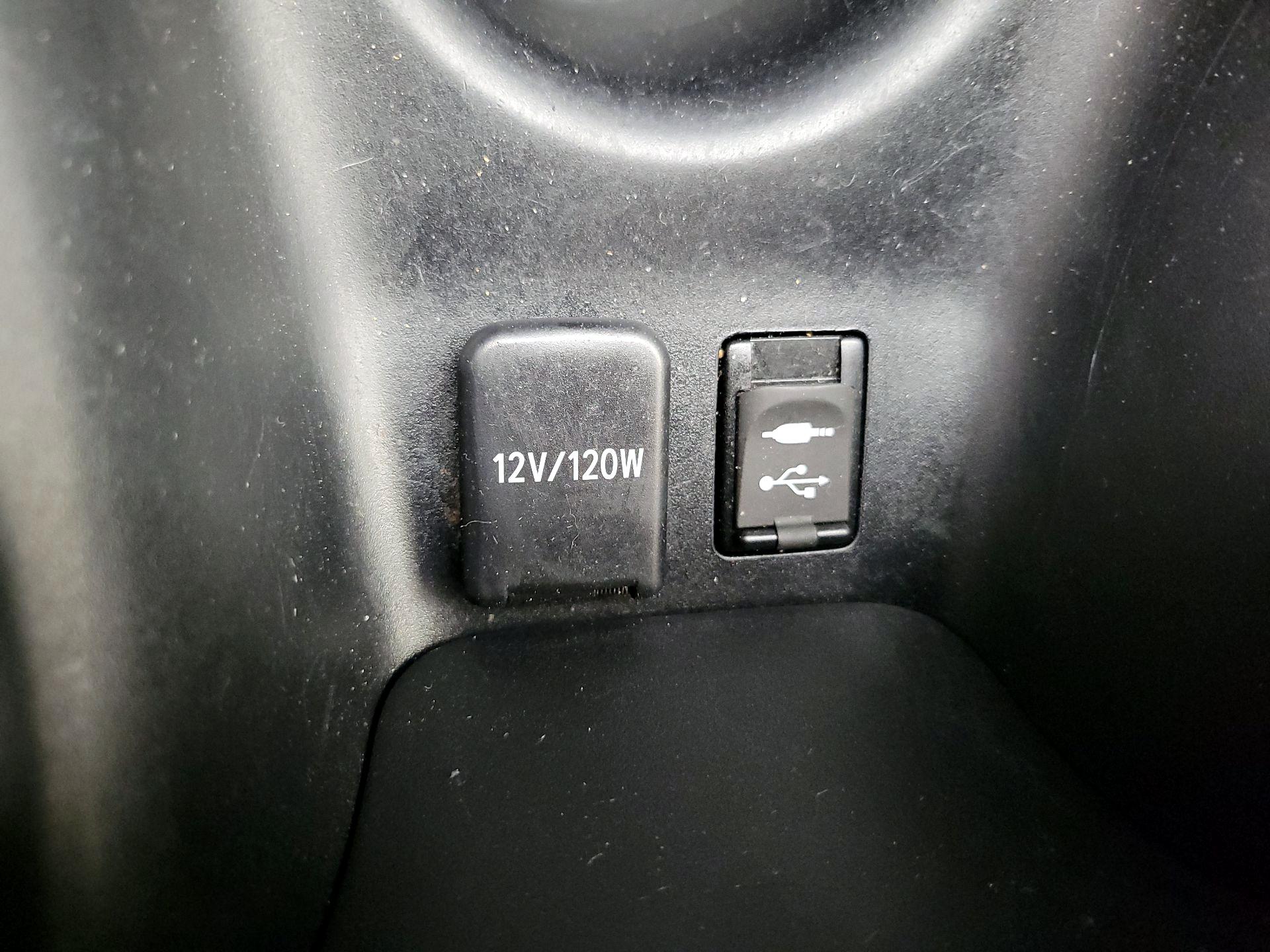 Thumbnail: 2016 Toyota Prius - 18