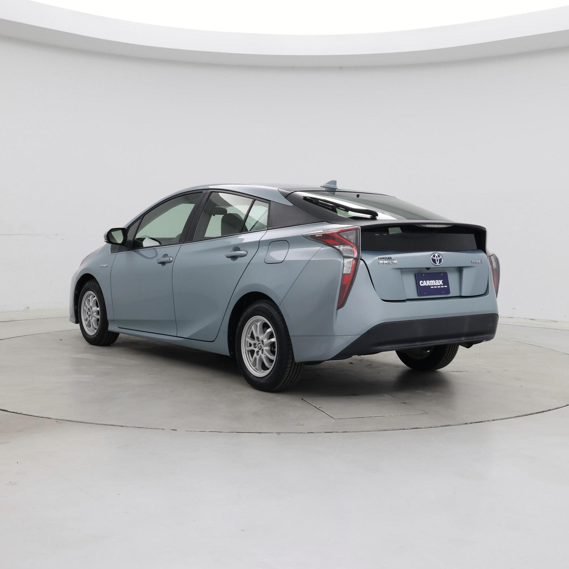 Thumbnail: 2016 Toyota Prius - 2