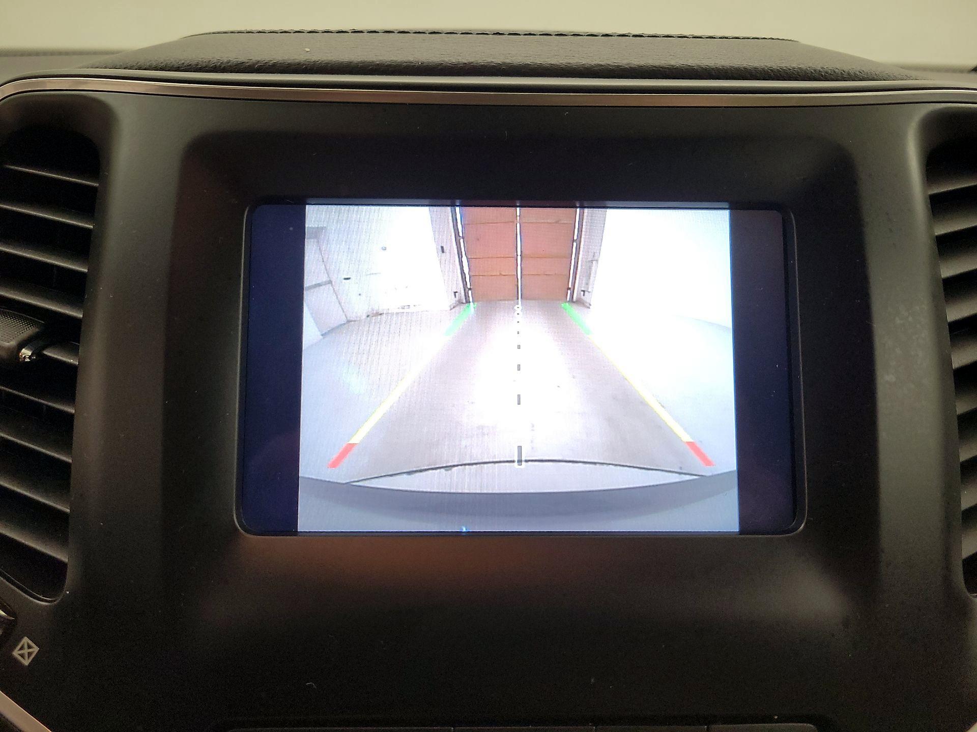 Thumbnail: 2021 Jeep Cherokee - 14