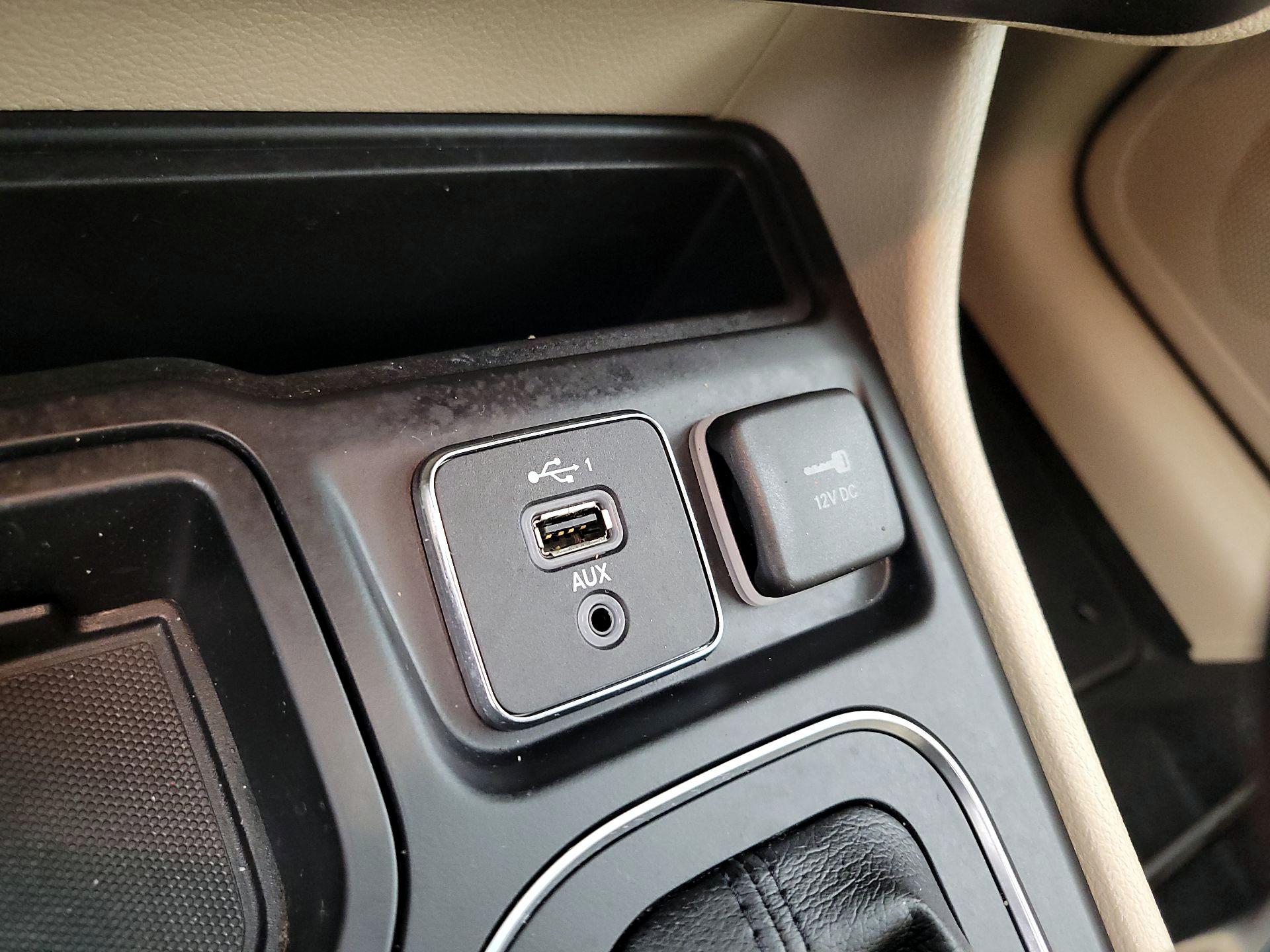 Thumbnail: 2021 Jeep Cherokee - 18