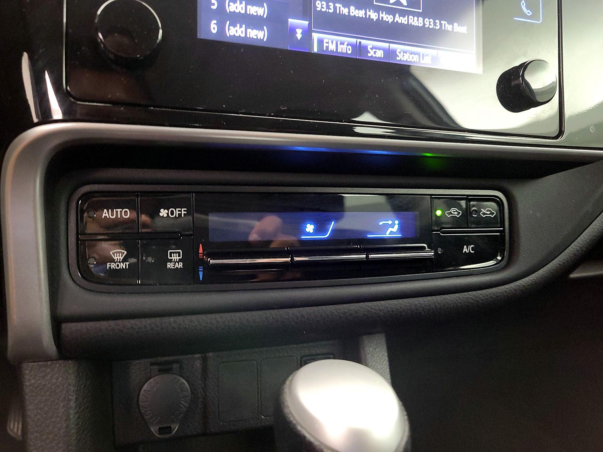 Thumbnail: 2017 Toyota Corolla - 16