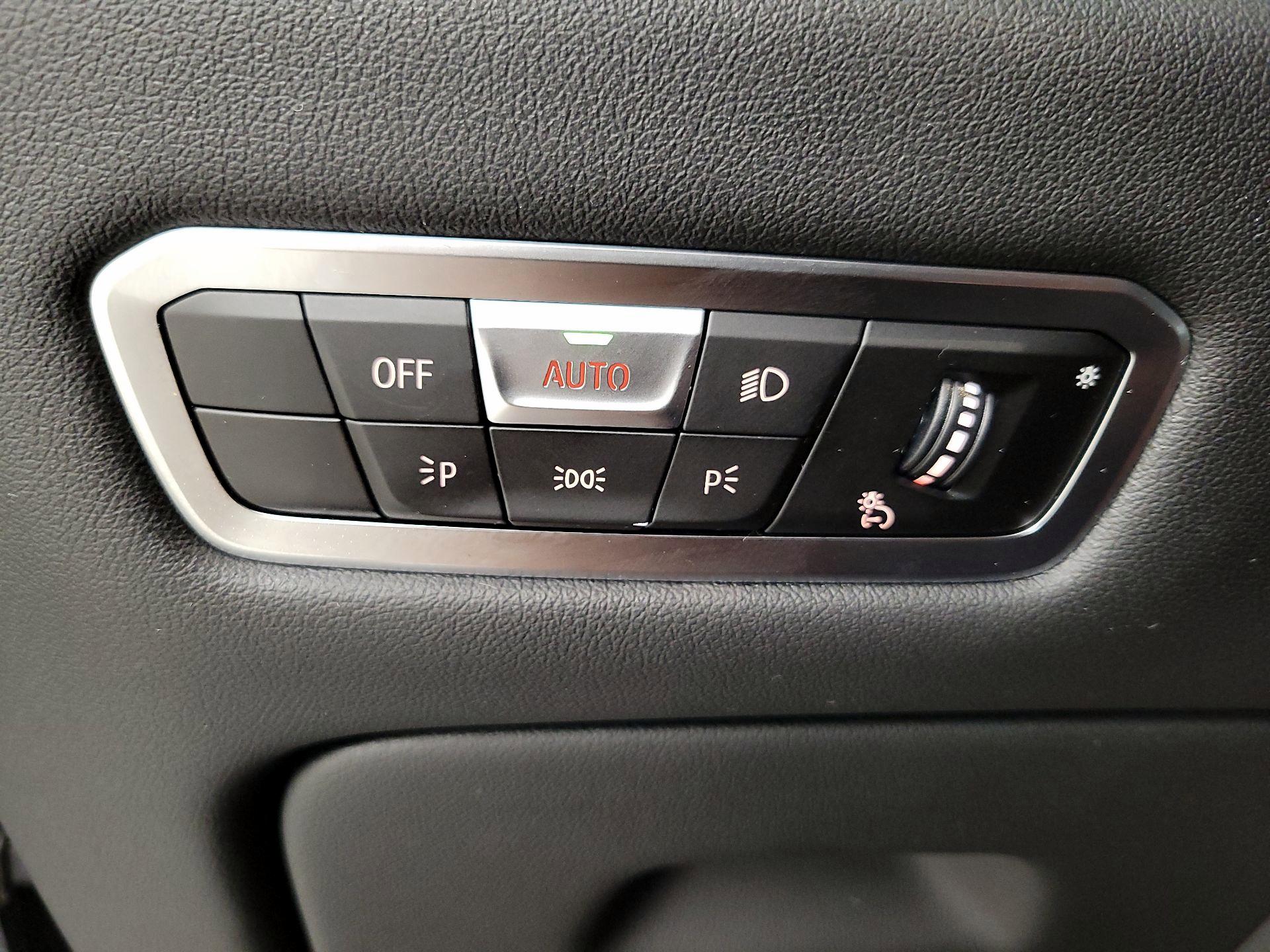 Thumbnail: 2023 BMW X6 - 13