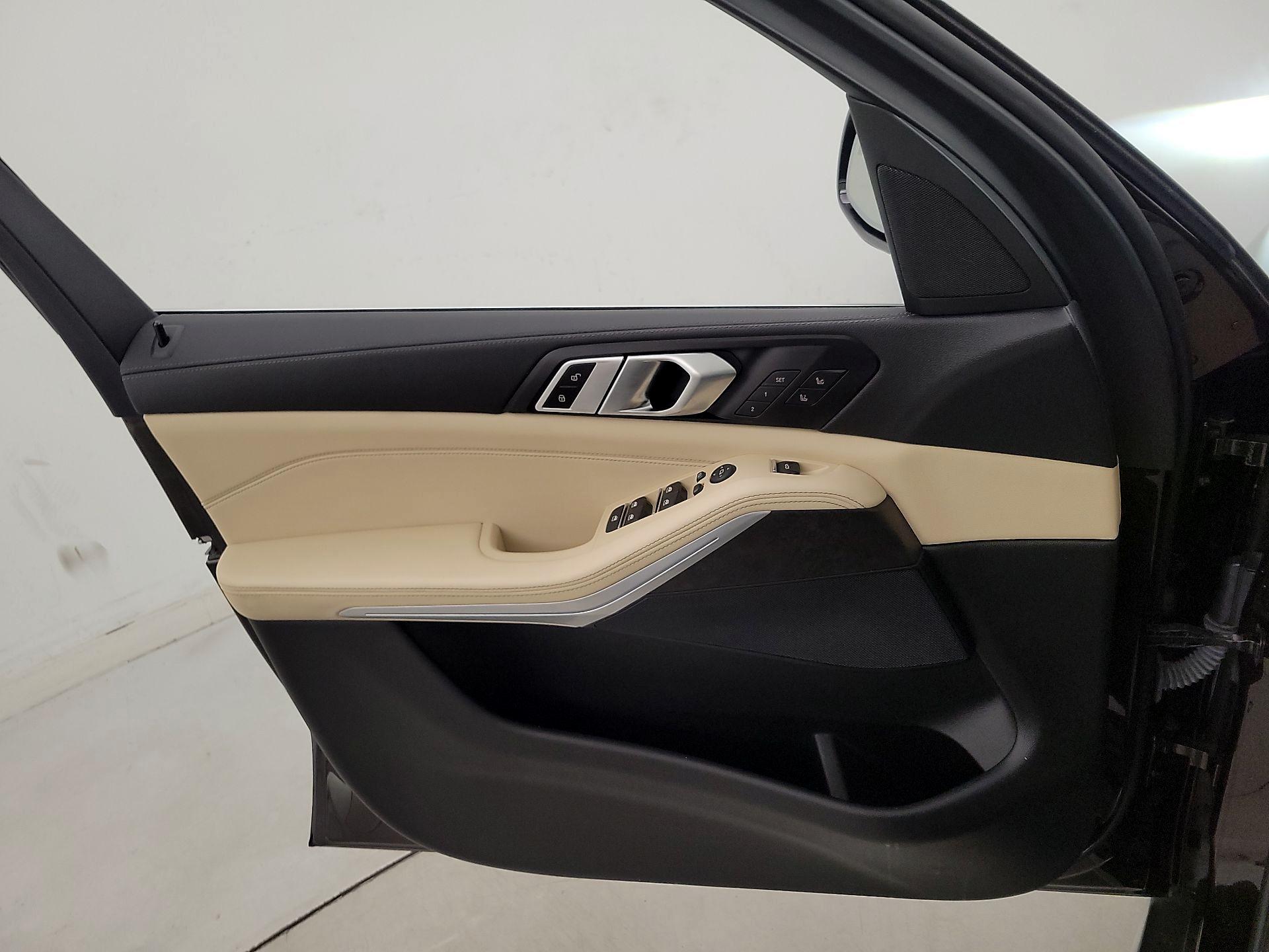 Thumbnail: 2022 BMW X5 - 12