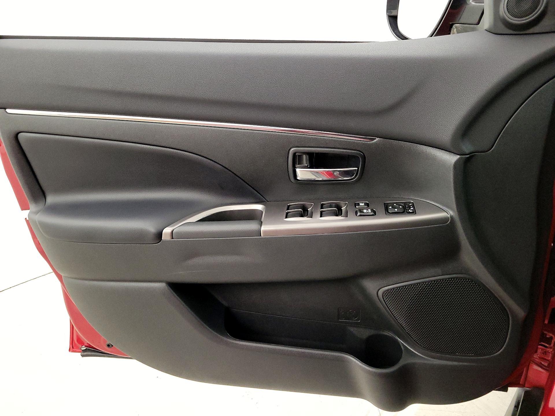 Thumbnail: 2022 Mitsubishi Outlander Sport - 12