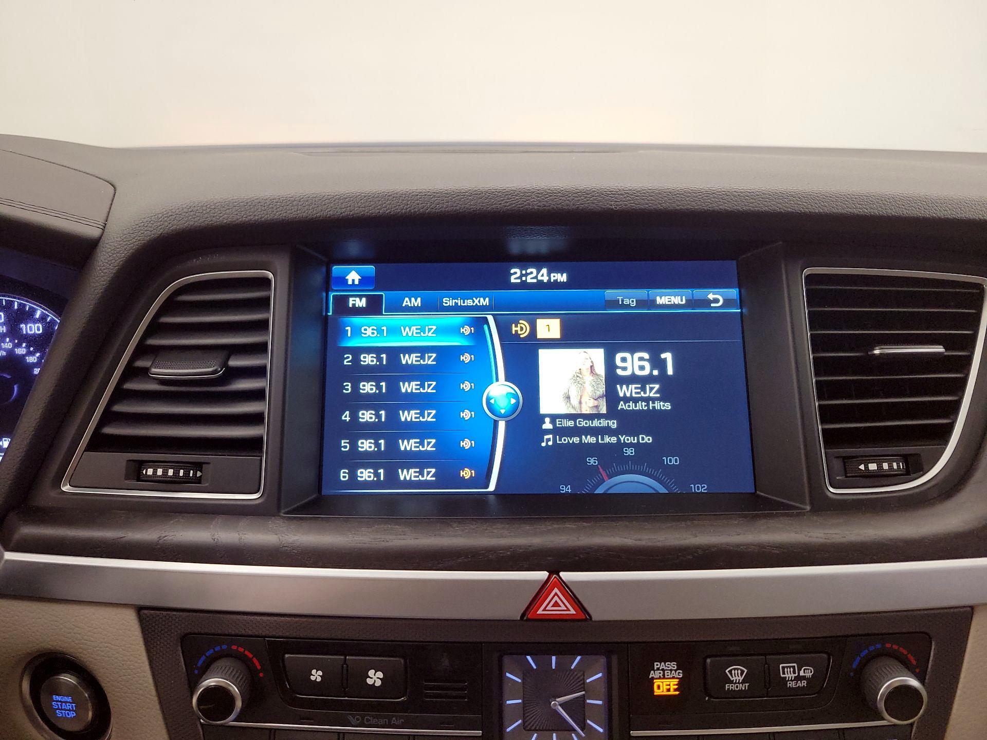 Thumbnail: 2015 Hyundai Genesis - 16