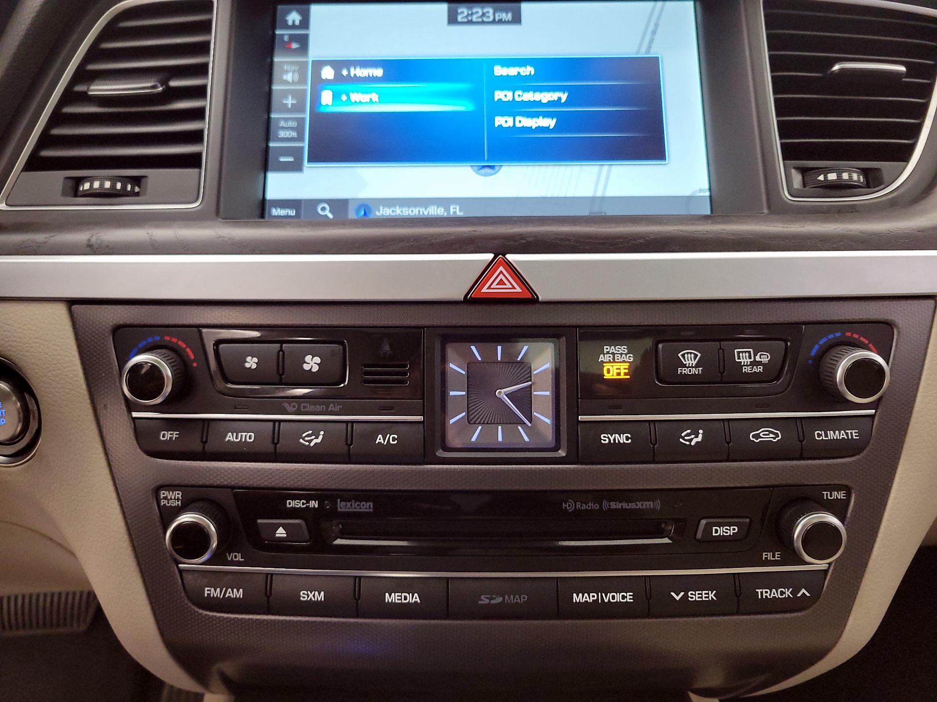 Thumbnail: 2015 Hyundai Genesis - 17