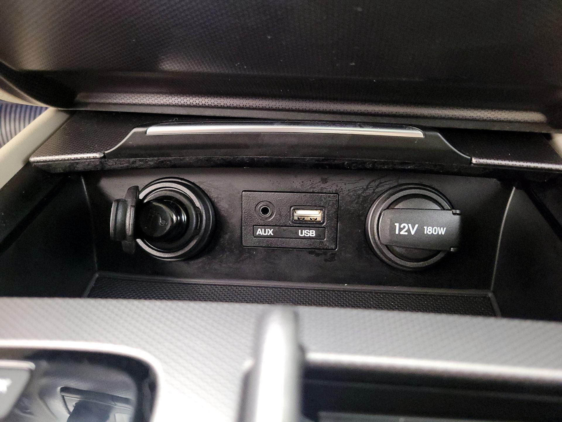 Thumbnail: 2015 Hyundai Genesis - 19