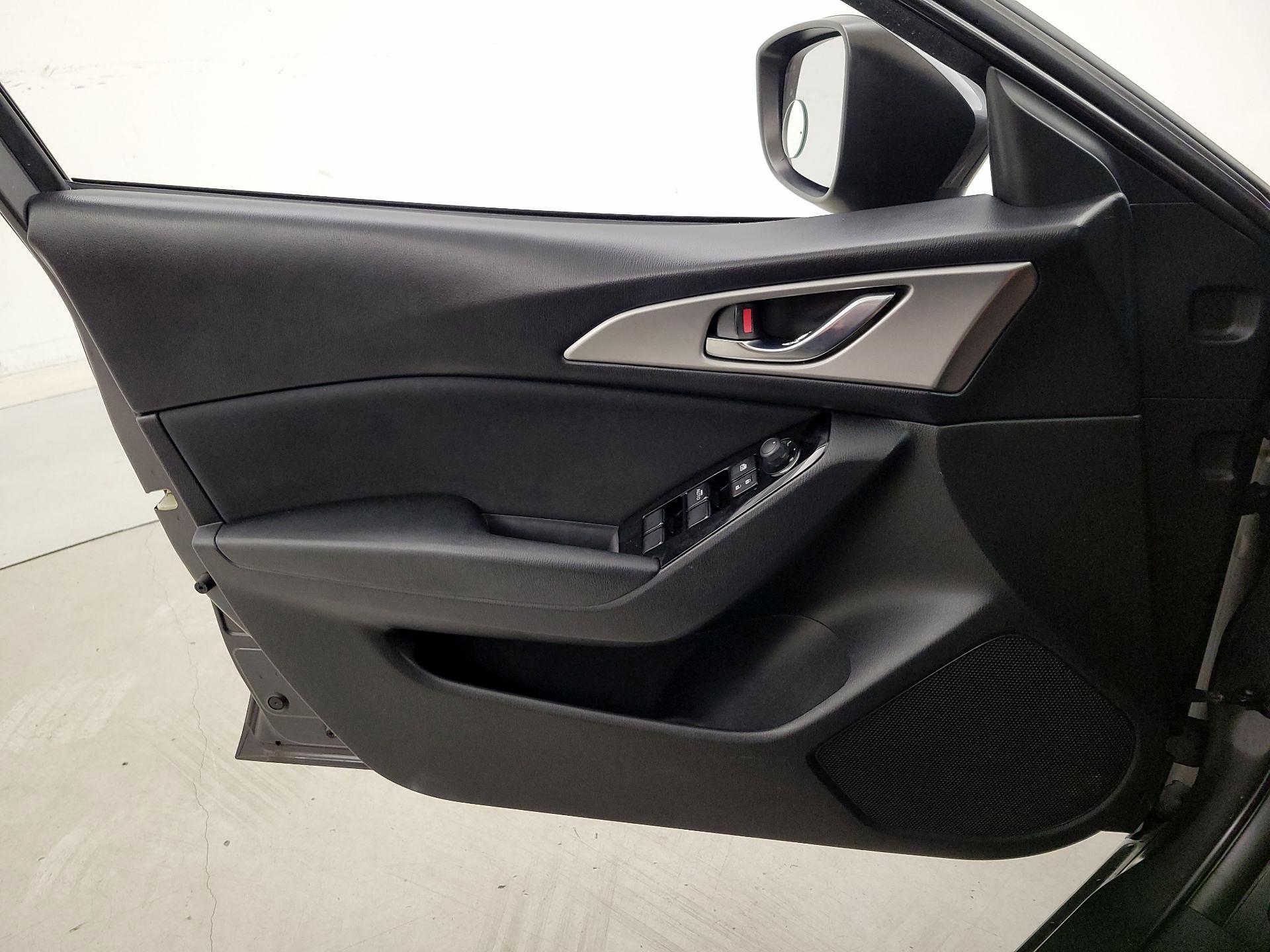 Thumbnail: 2017 Mazda Mazda3 - 12