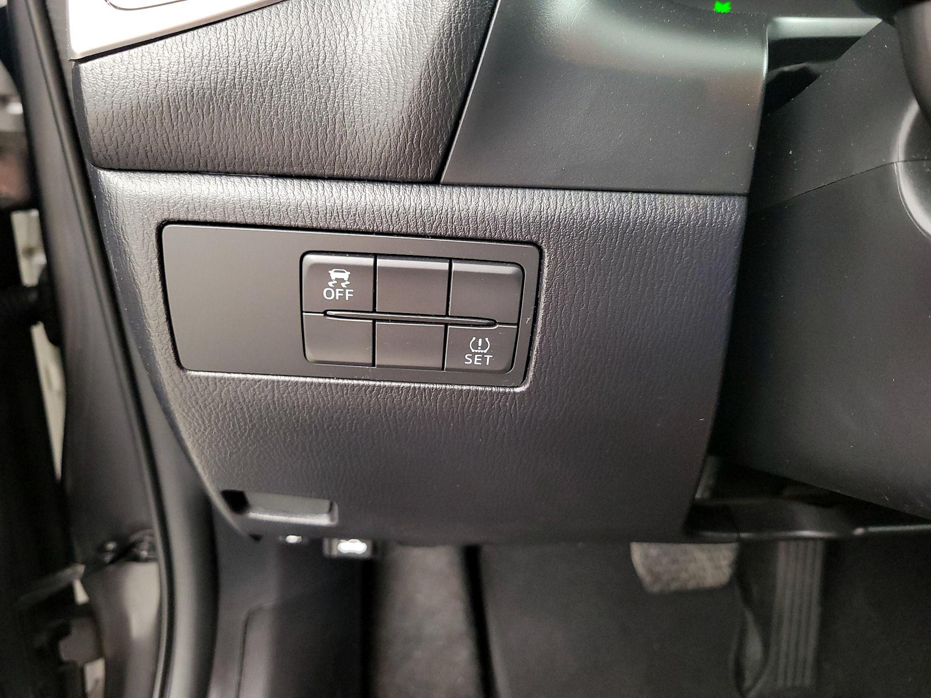 Thumbnail: 2017 Mazda Mazda3 - 13