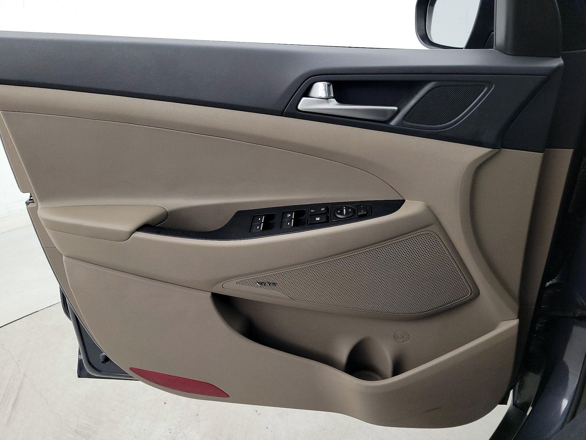 Thumbnail: 2019 Hyundai Tucson - 12