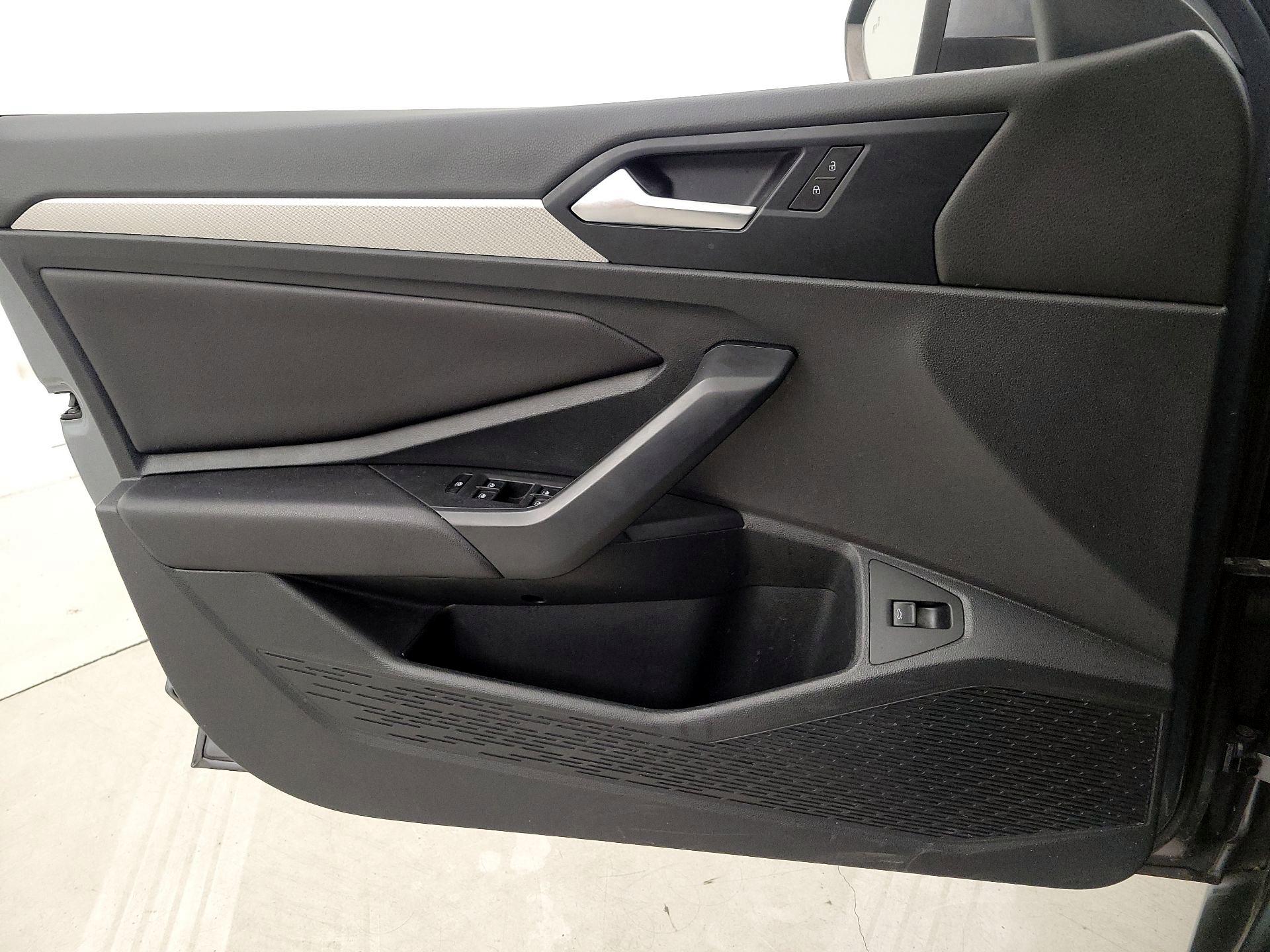 Thumbnail: 2019 Volkswagen Jetta - 12