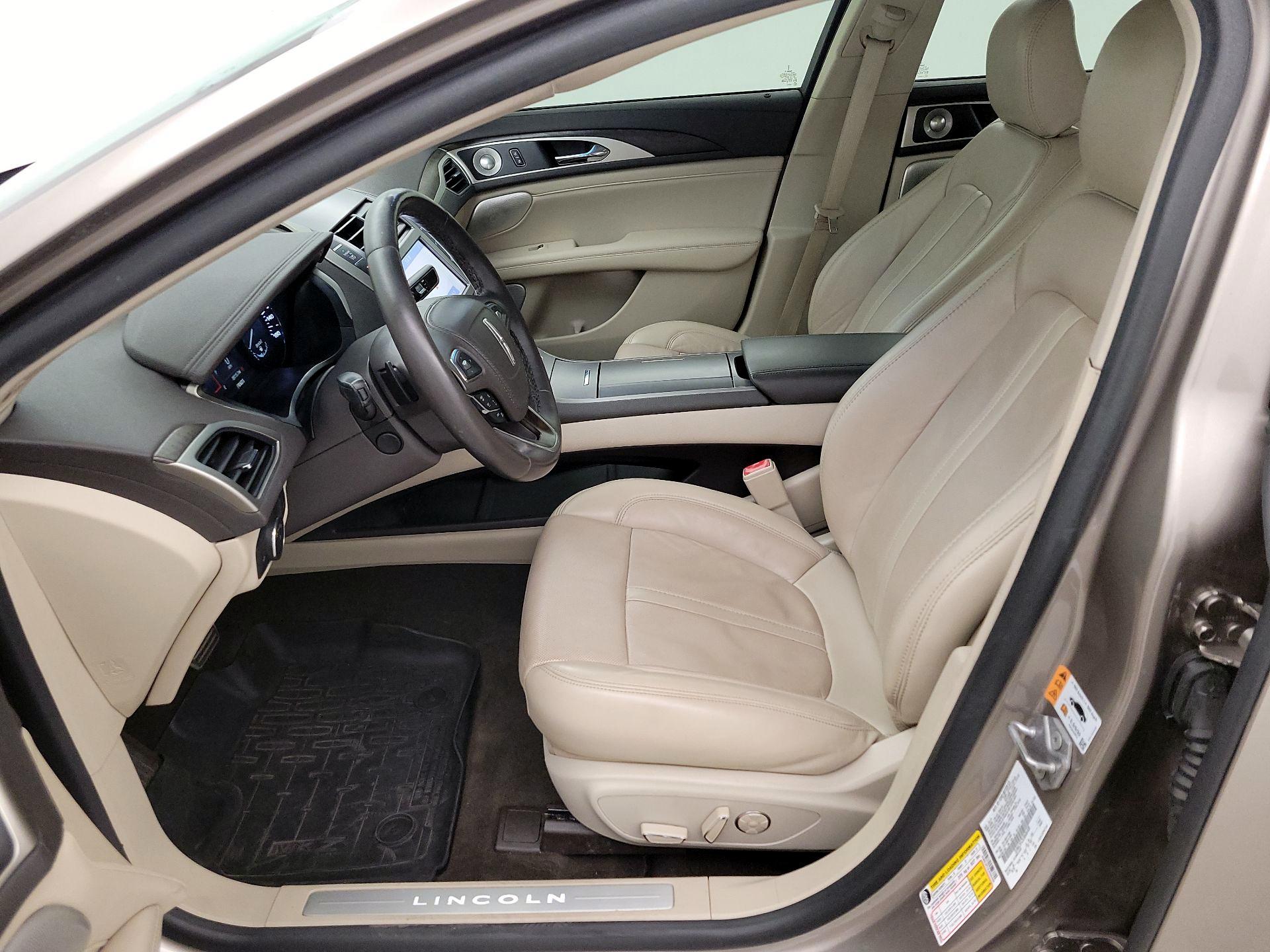 Thumbnail: 2020 Lincoln MKZ - 11