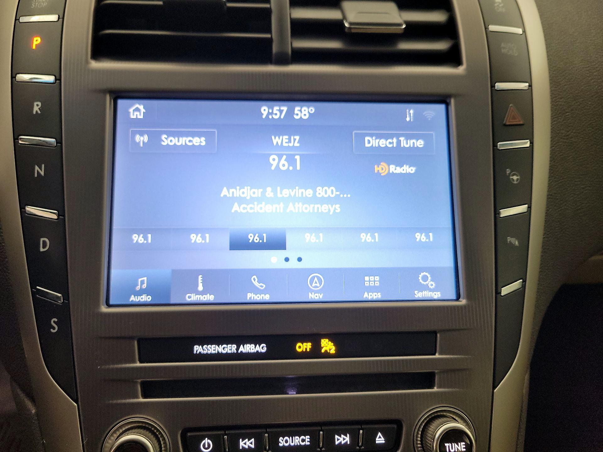 Thumbnail: 2020 Lincoln MKZ - 16