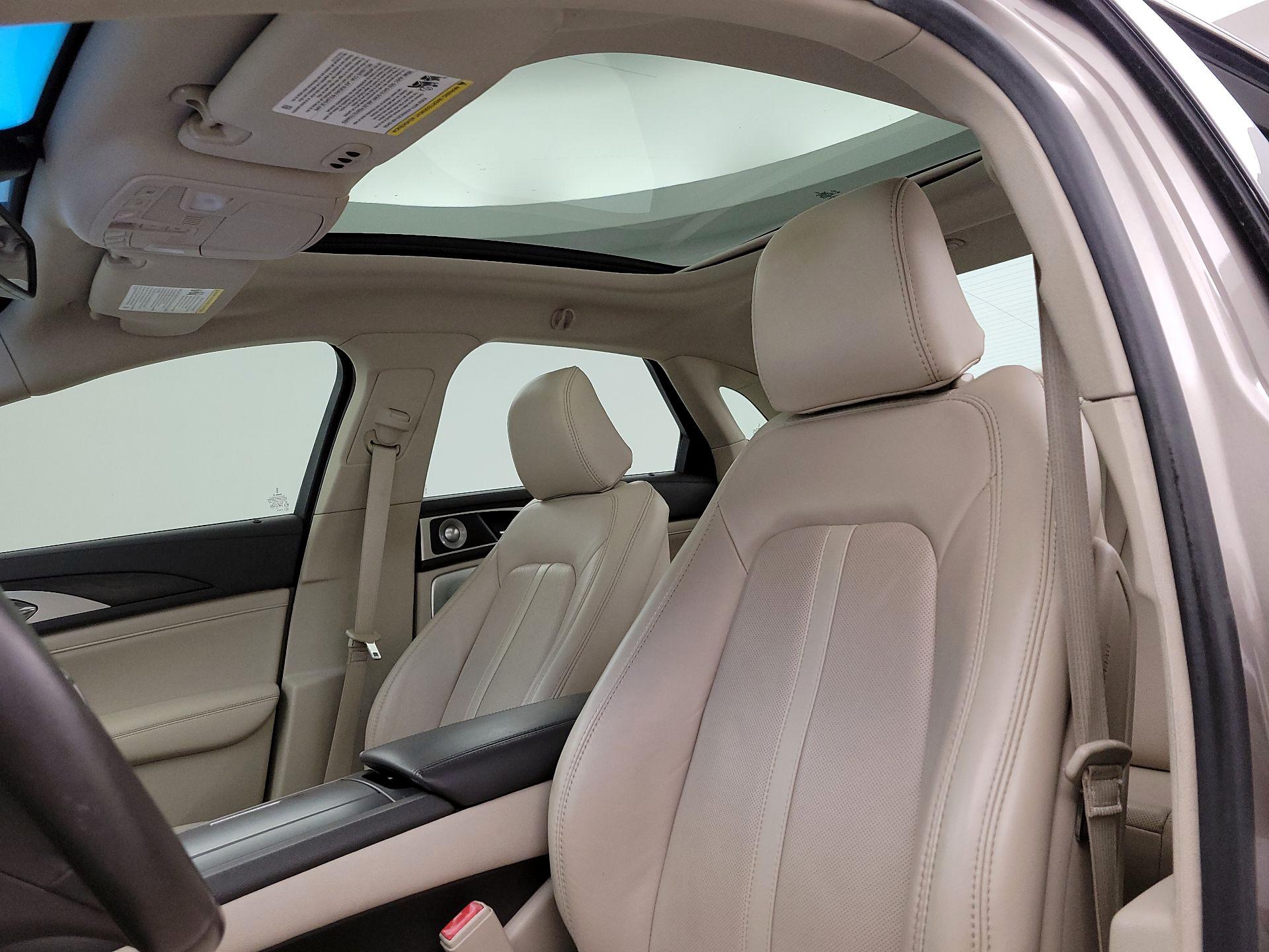 Thumbnail: 2020 Lincoln MKZ - 20