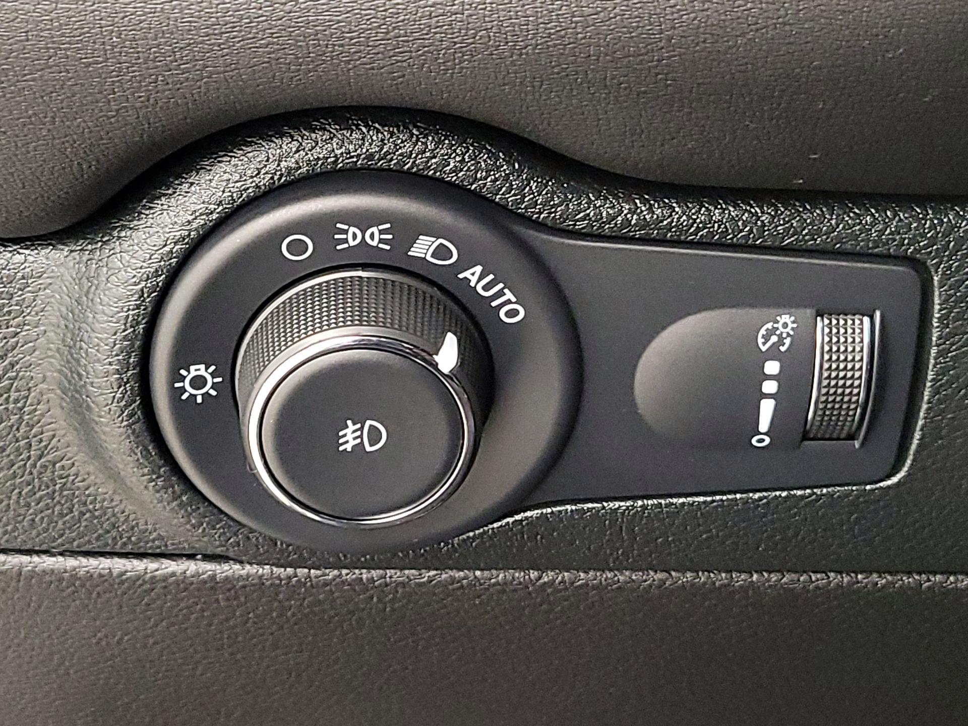 Thumbnail: 2022 Dodge Durango - 13