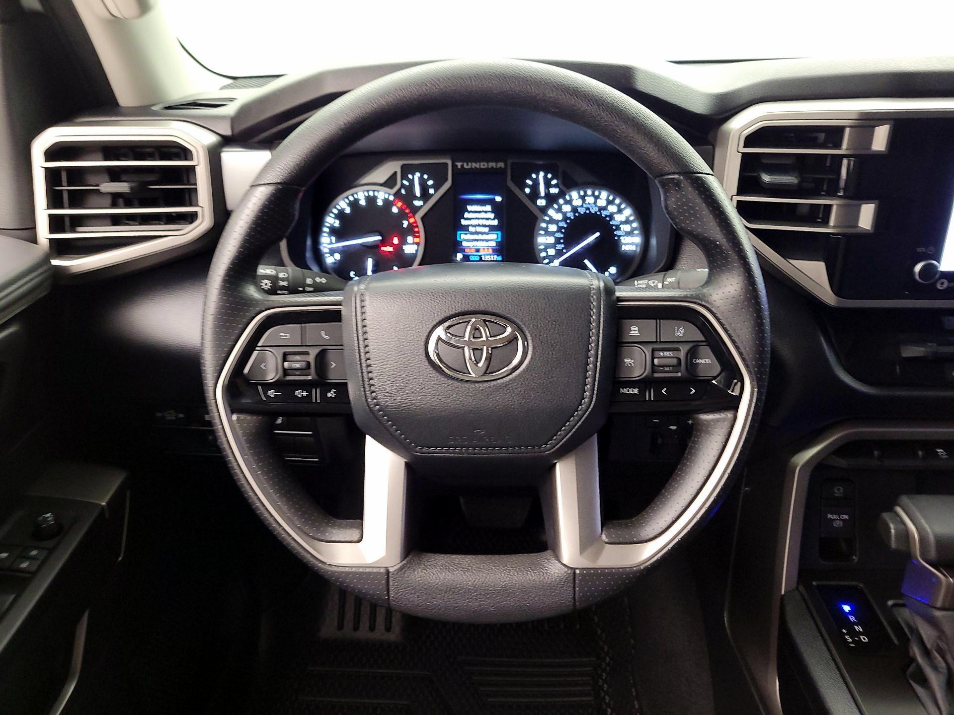 Thumbnail: 2024 Toyota Tundra - 10