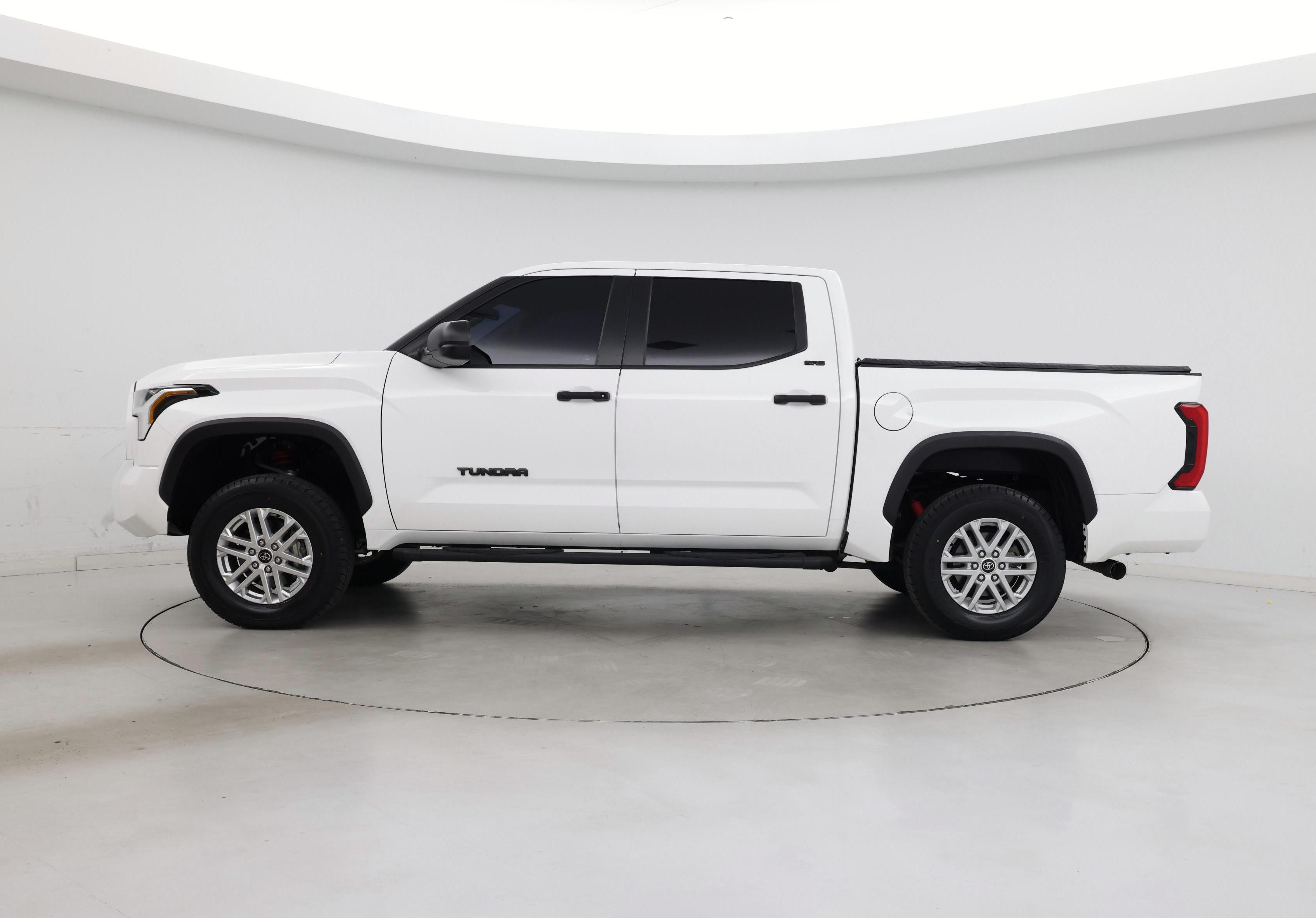 Thumbnail: 2024 Toyota Tundra - 3