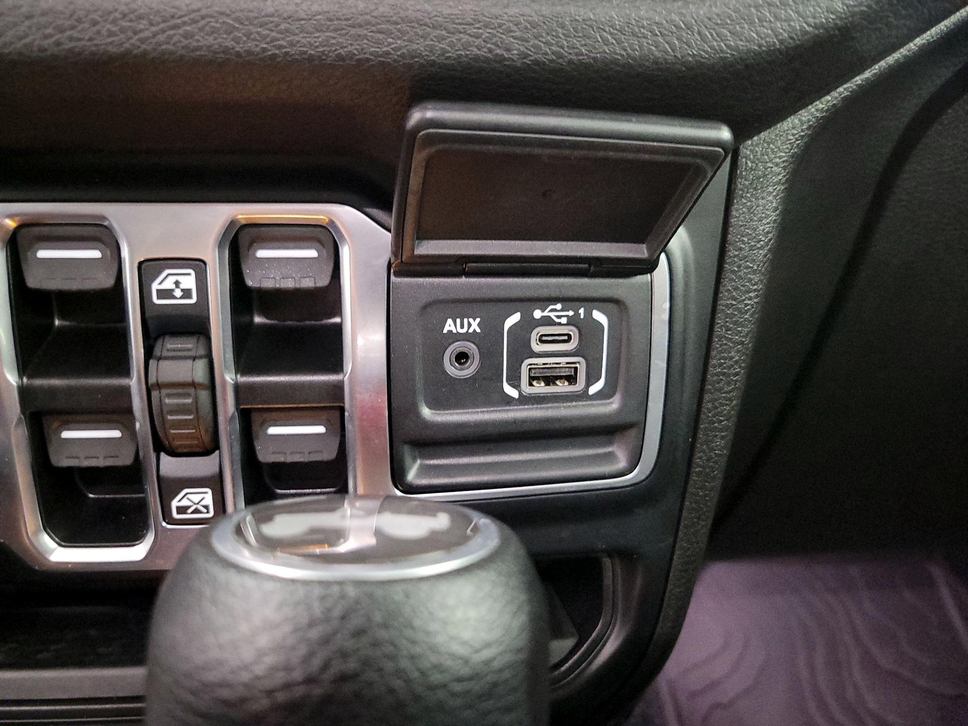 Thumbnail: 2024 Jeep Wrangler - 18