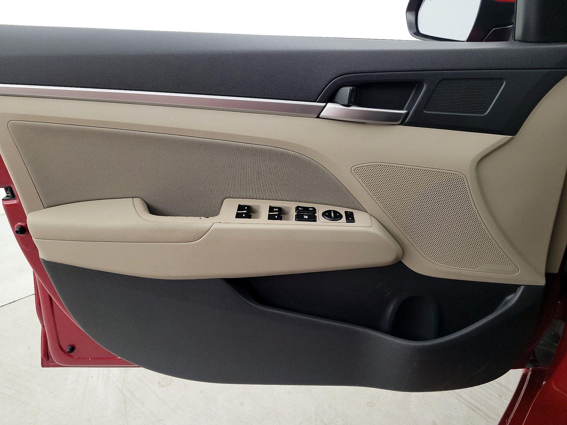 Thumbnail: 2019 Hyundai Elantra - 12