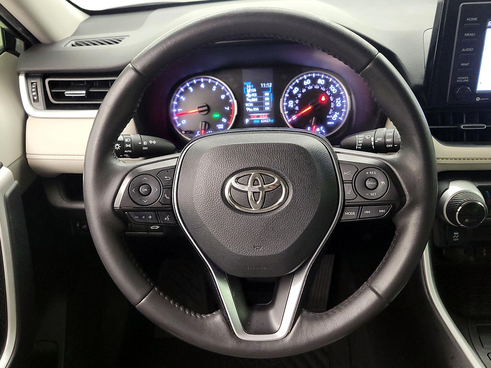 Thumbnail: 2021 Toyota RAV4 - 10