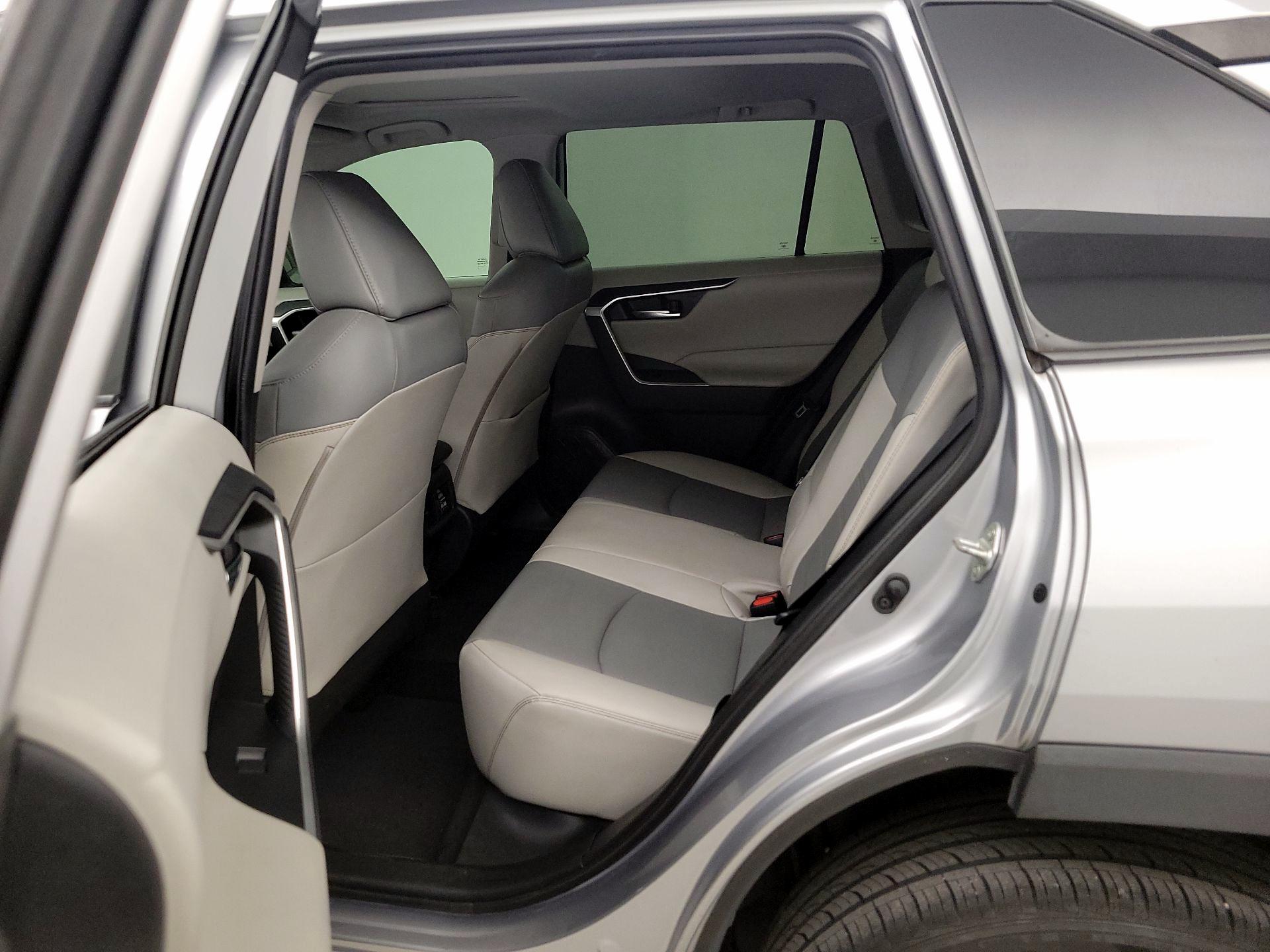 Thumbnail: 2021 Toyota RAV4 - 20