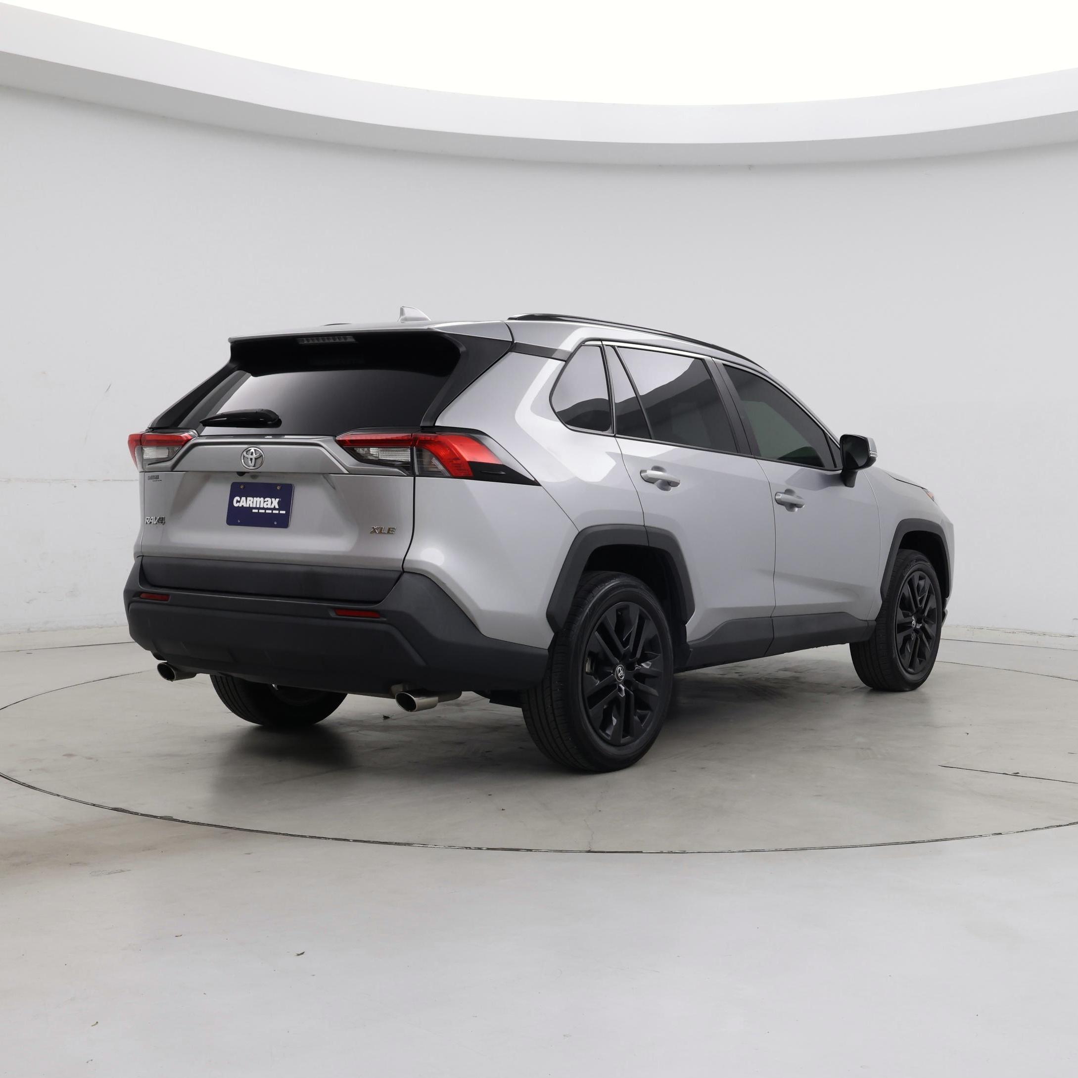 Thumbnail: 2021 Toyota RAV4 - 8