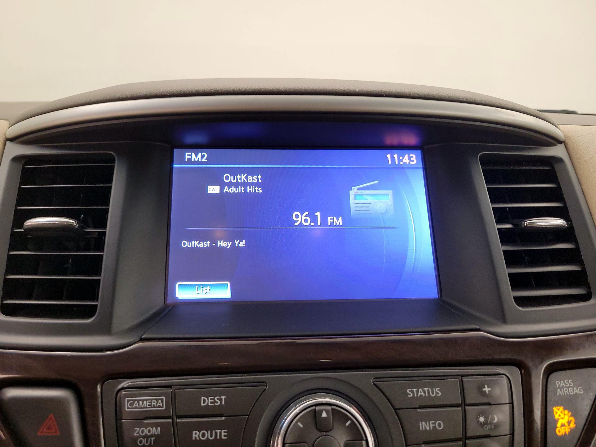 Thumbnail: 2015 Nissan Pathfinder - 16