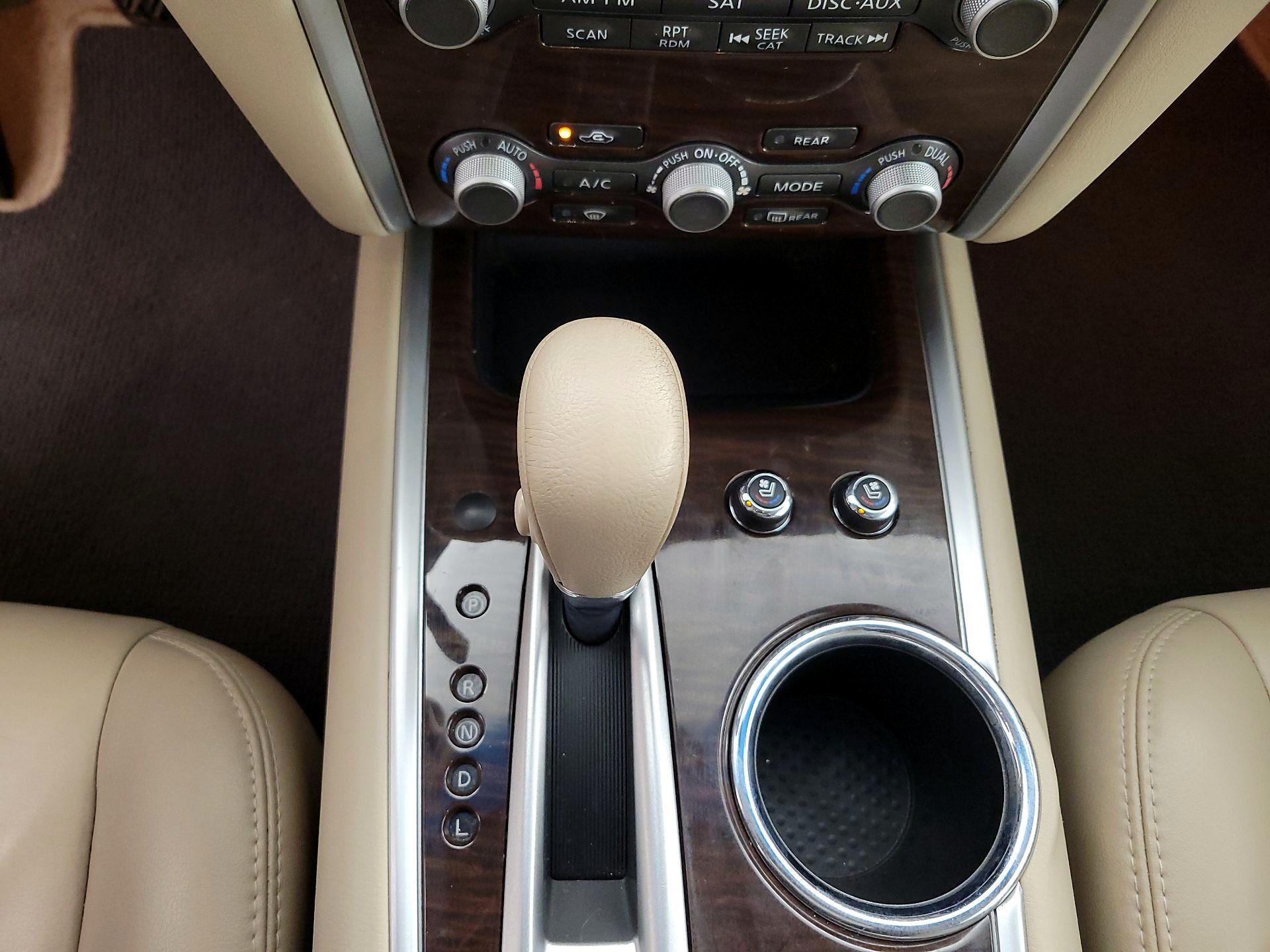 Thumbnail: 2015 Nissan Pathfinder - 18