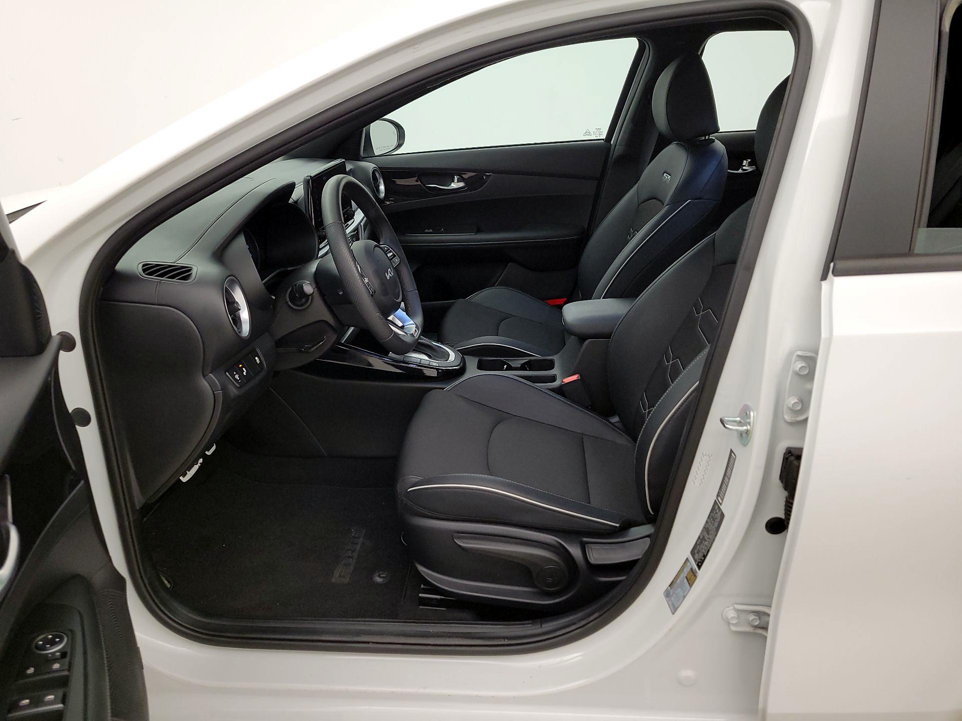 Thumbnail: 2023 Kia Forte - 11