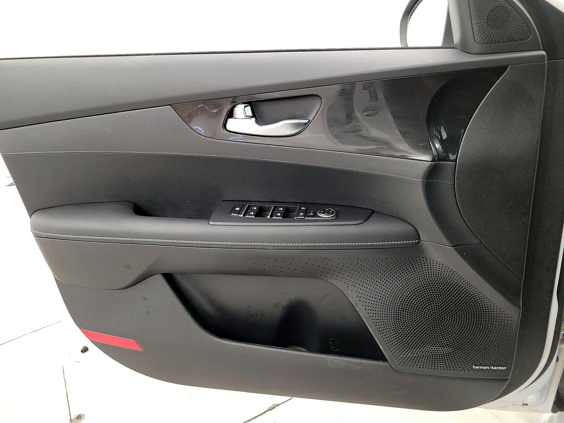 Thumbnail: 2023 Kia Forte - 12