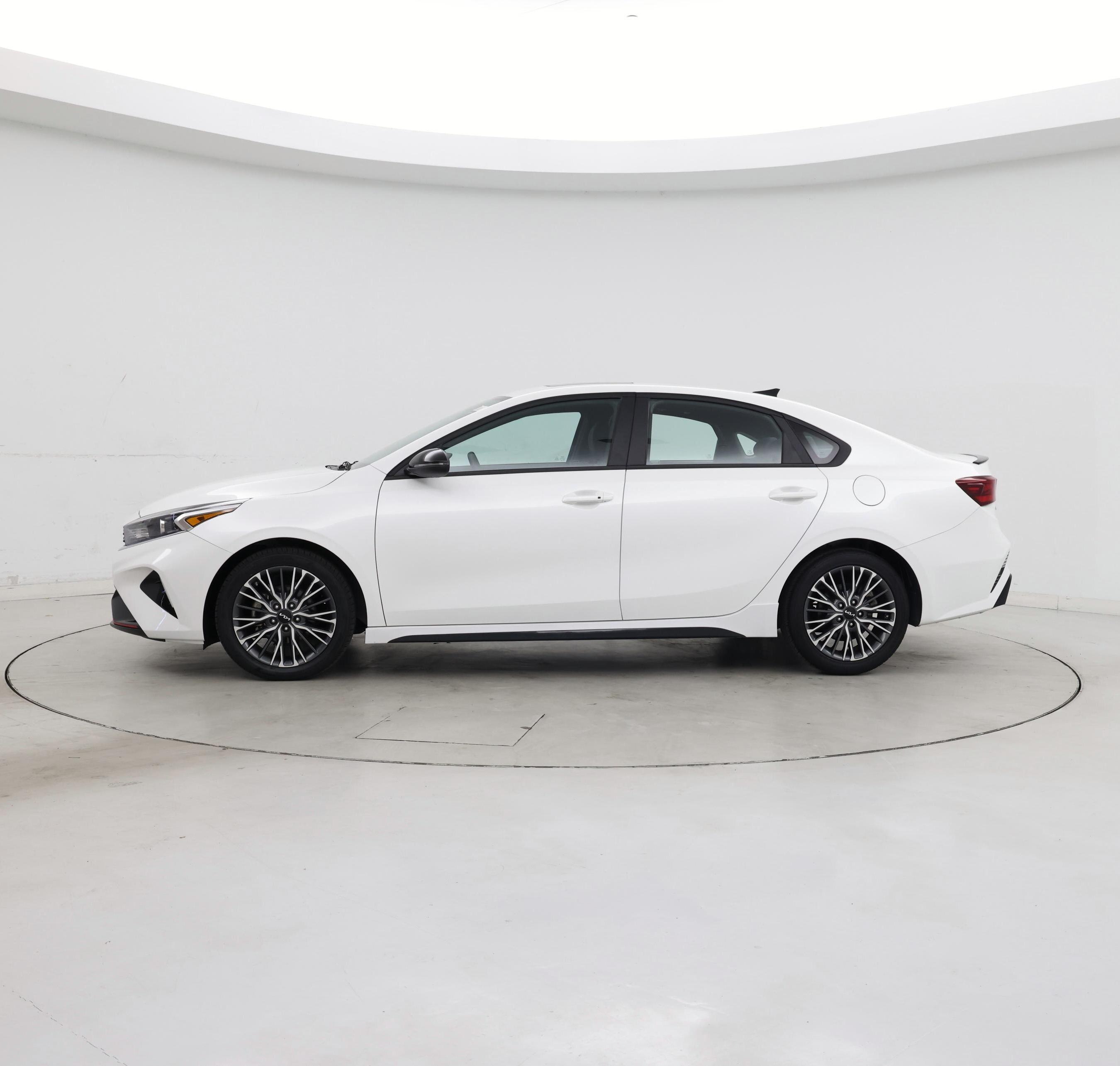 Thumbnail: 2023 Kia Forte - 3