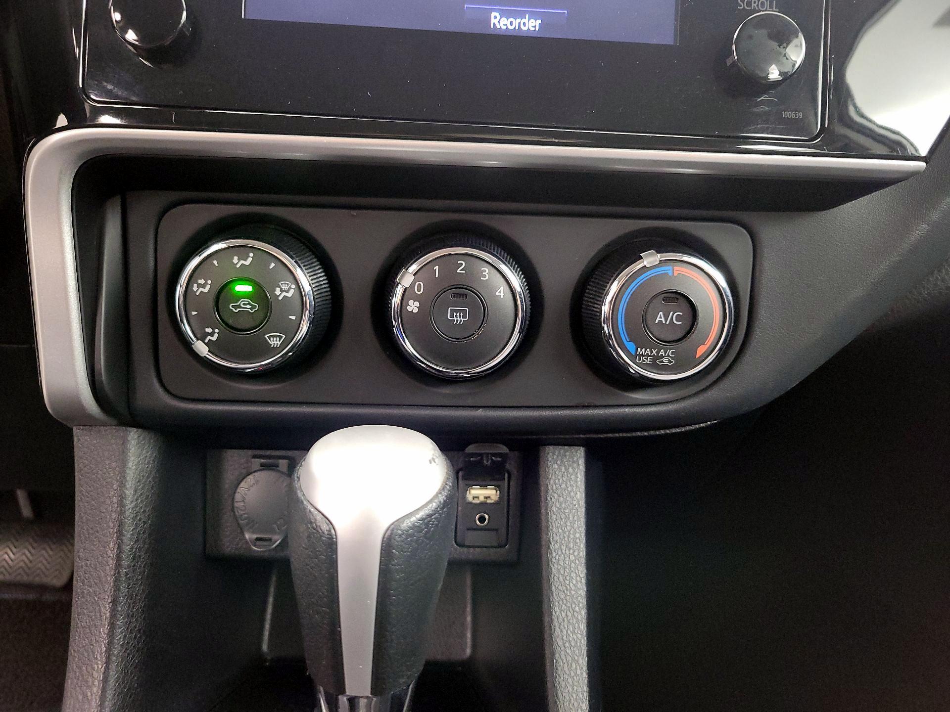 Thumbnail: 2018 Toyota Corolla - 16