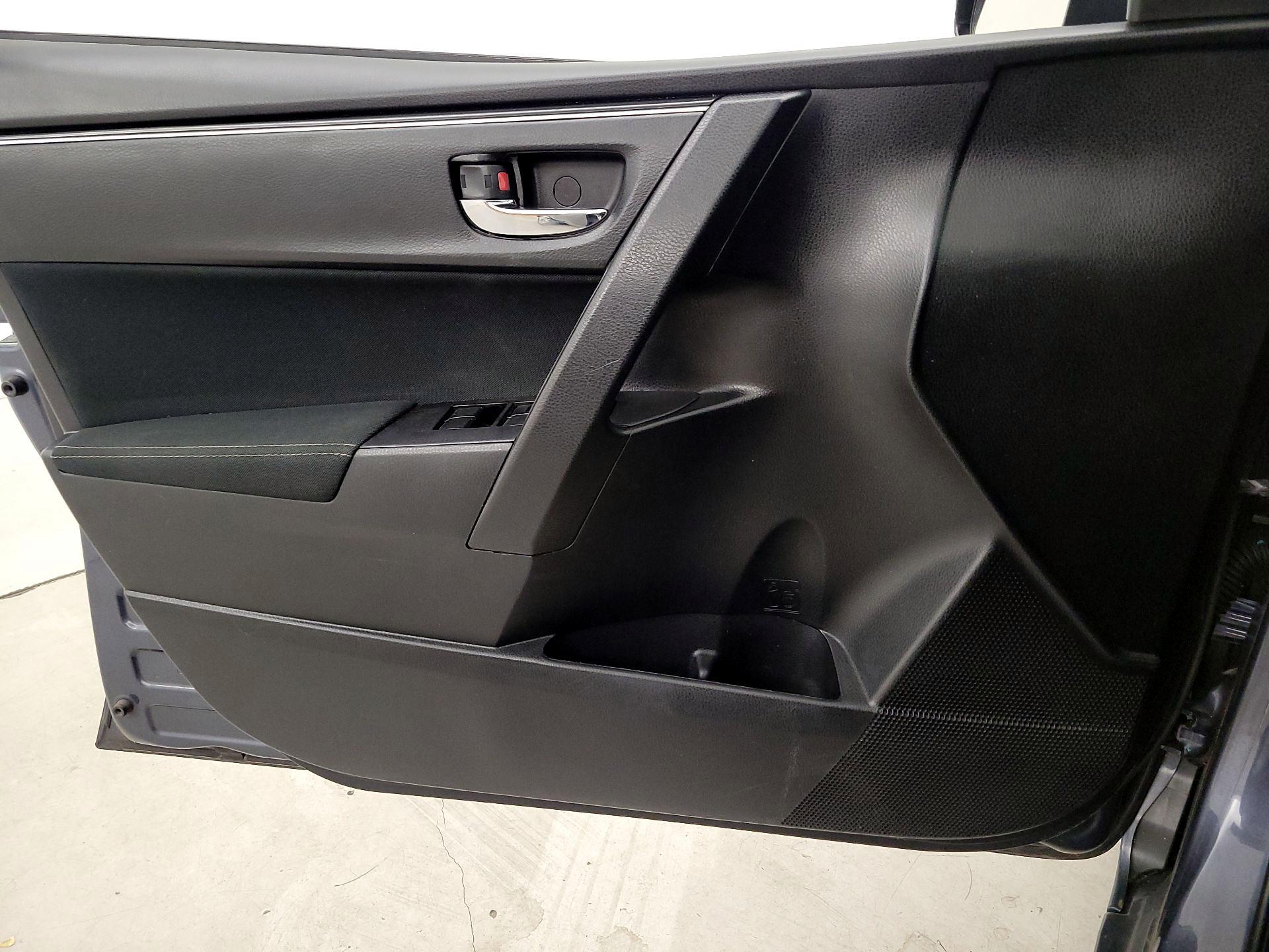 Thumbnail: 2018 Toyota Corolla - 12