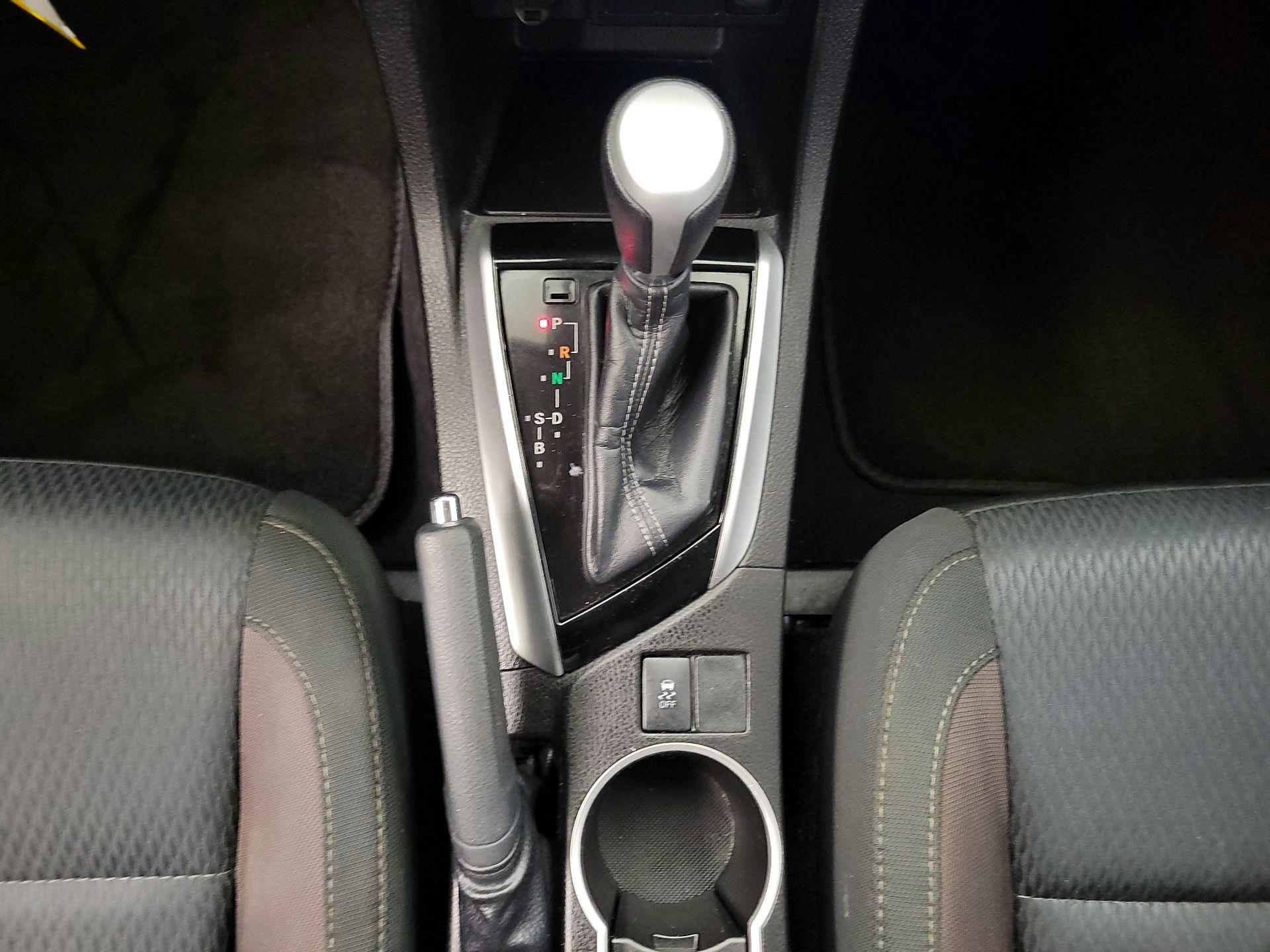 Thumbnail: 2018 Toyota Corolla - 17