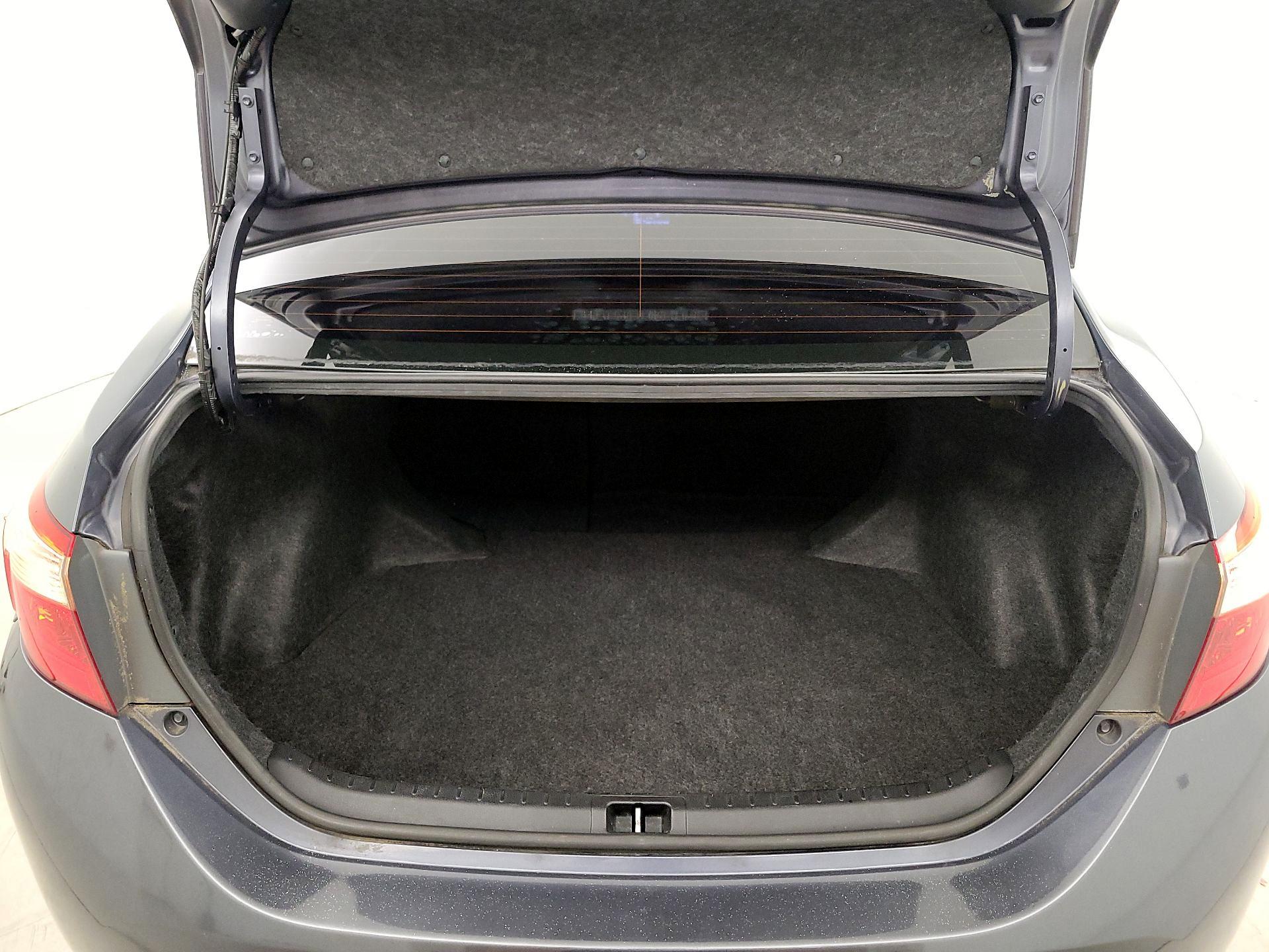 Thumbnail: 2018 Toyota Corolla - 20