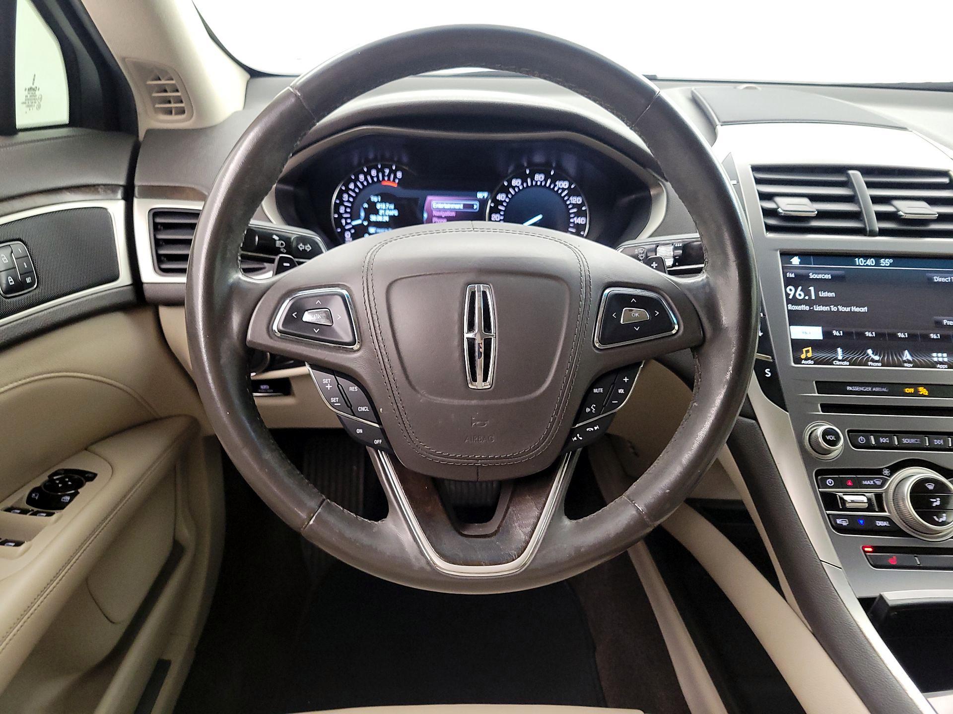 Thumbnail: 2017 Lincoln MKZ - 10