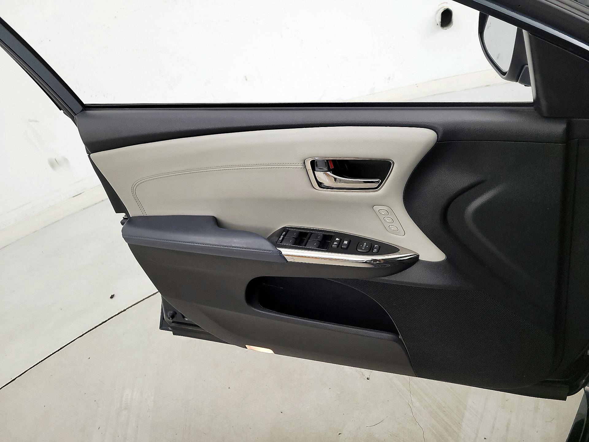 Thumbnail: 2015 Toyota Avalon - 12