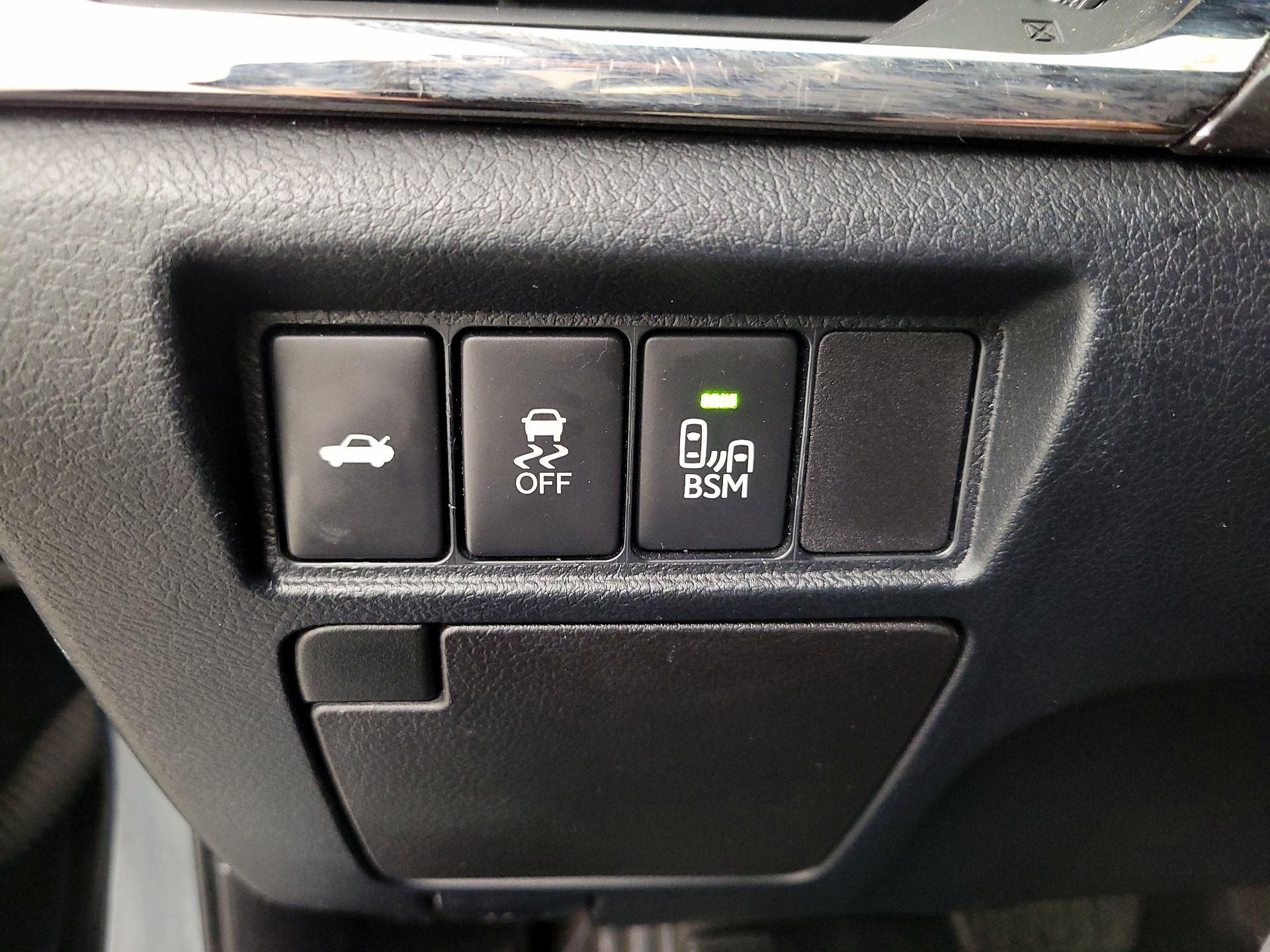 Thumbnail: 2015 Toyota Avalon - 13