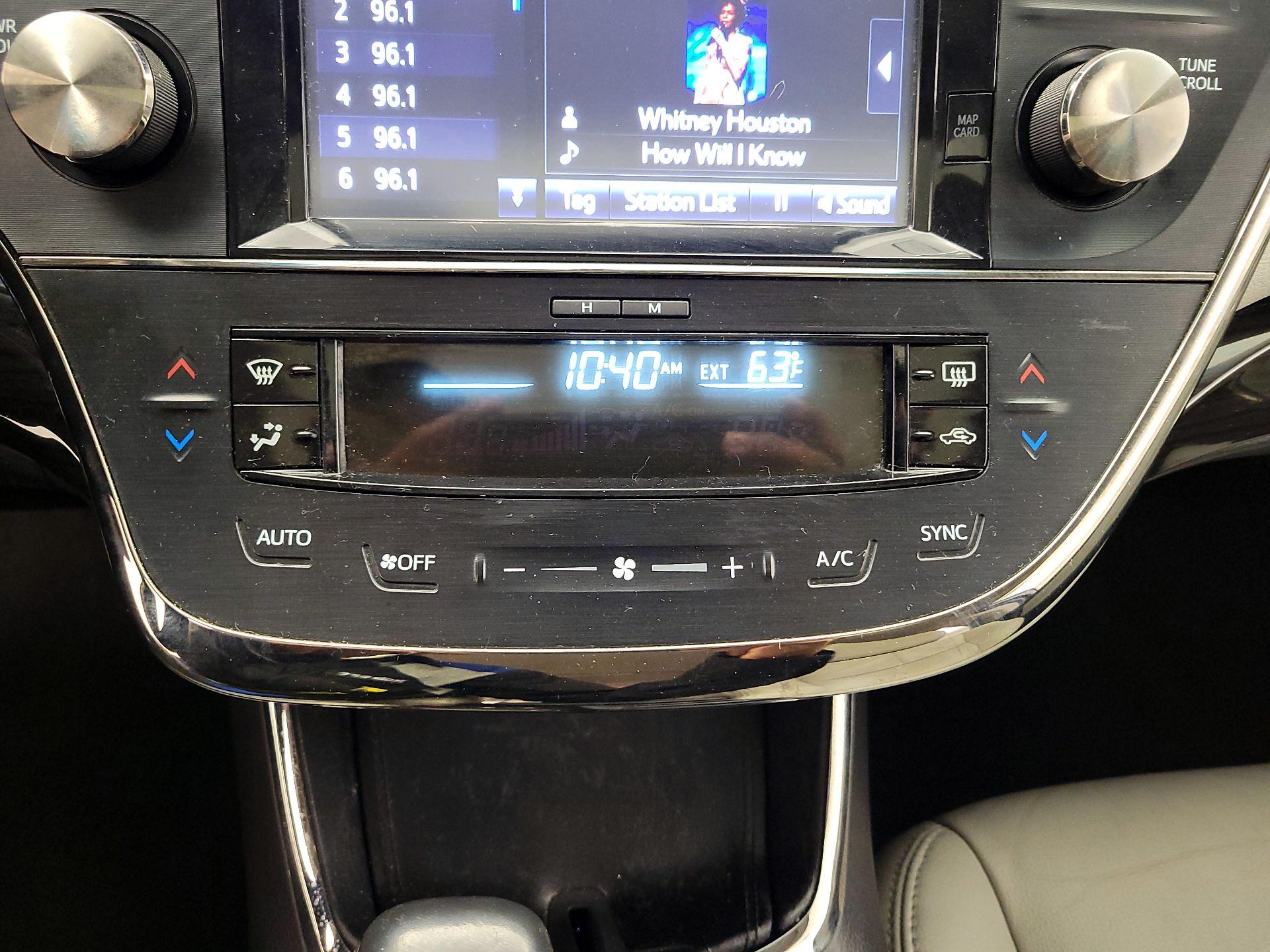 Thumbnail: 2015 Toyota Avalon - 16