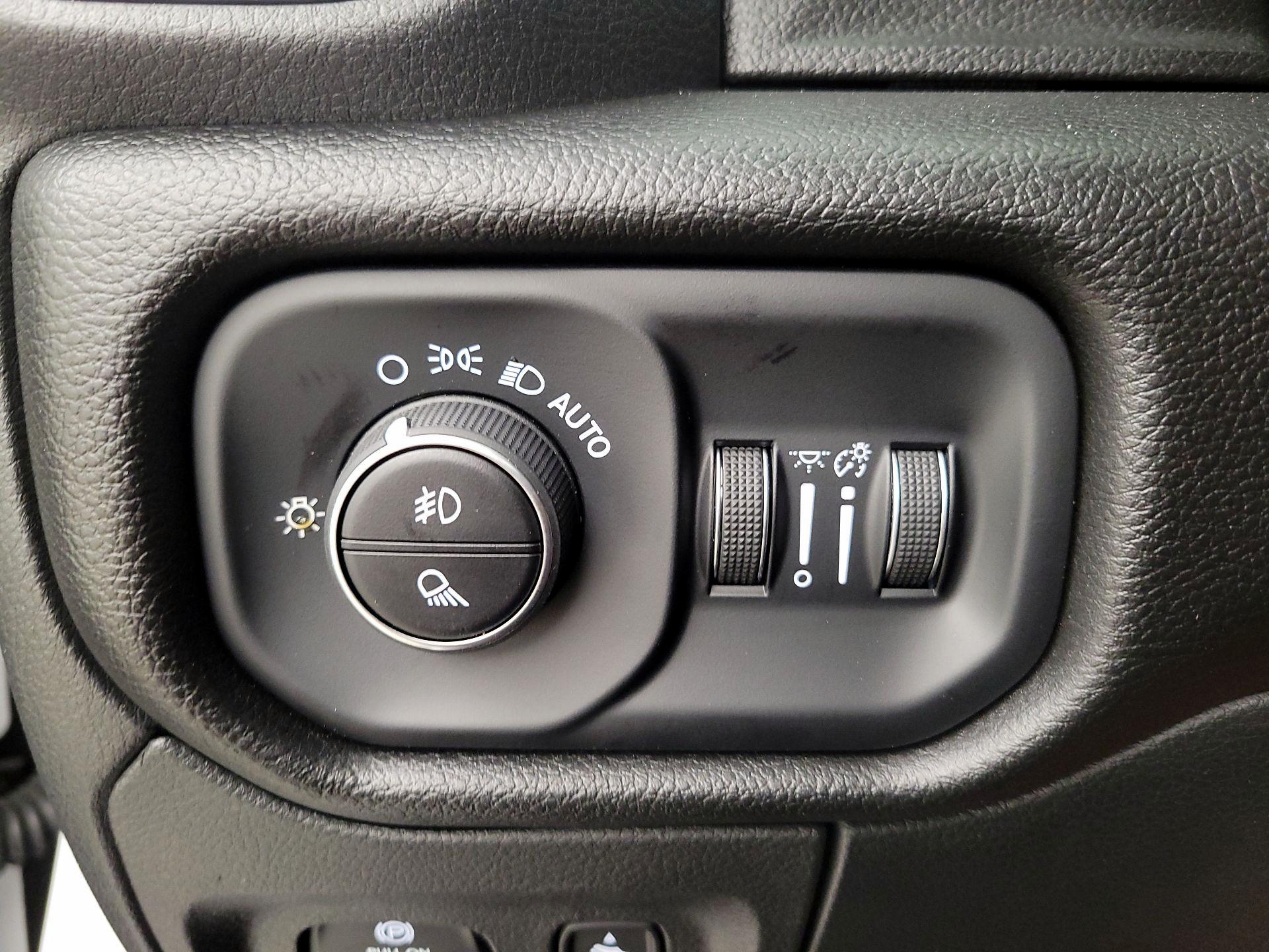 Thumbnail: 2025 RAM 1500 - 13