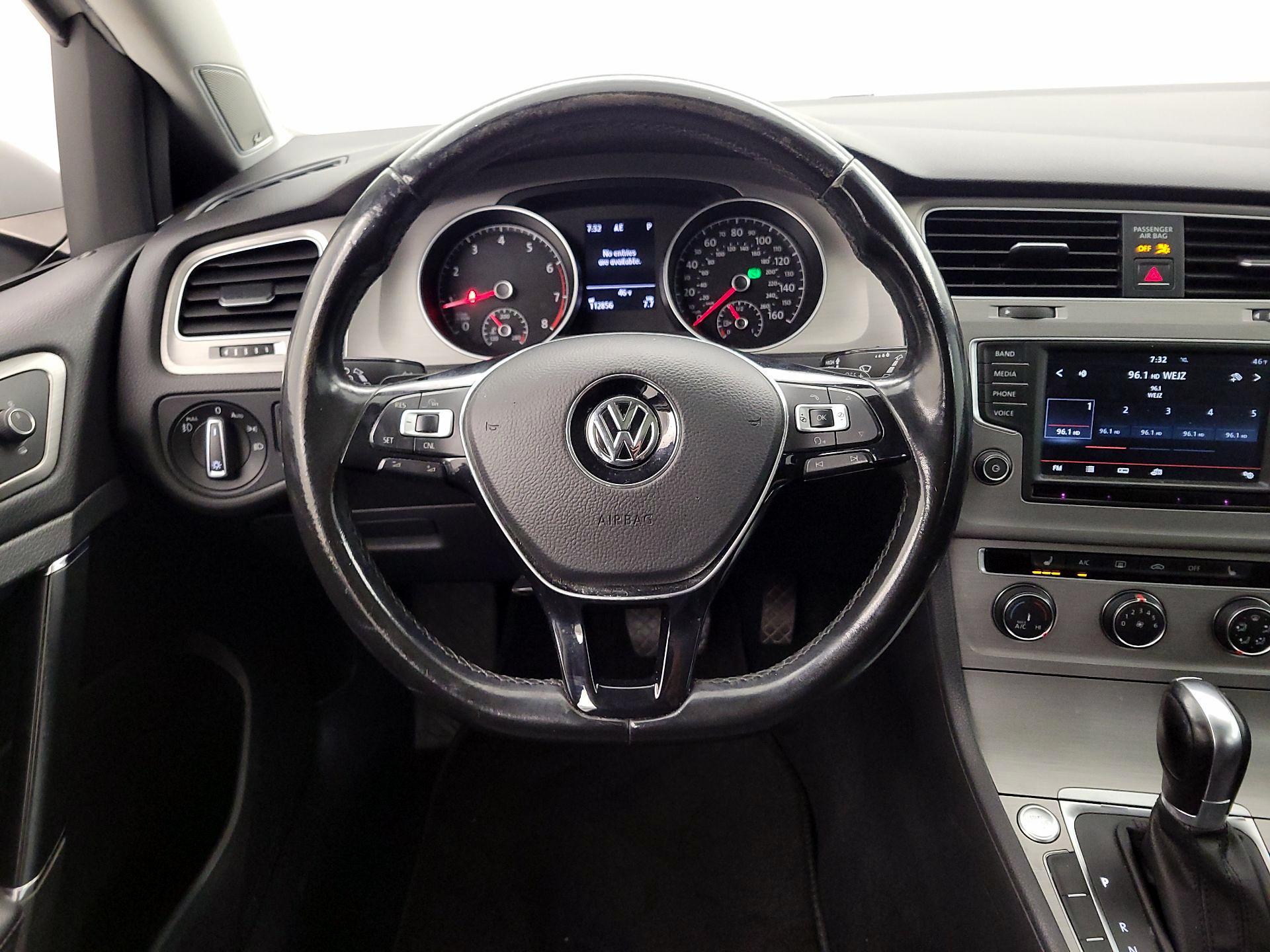 Thumbnail: 2016 Volkswagen Golf - 10