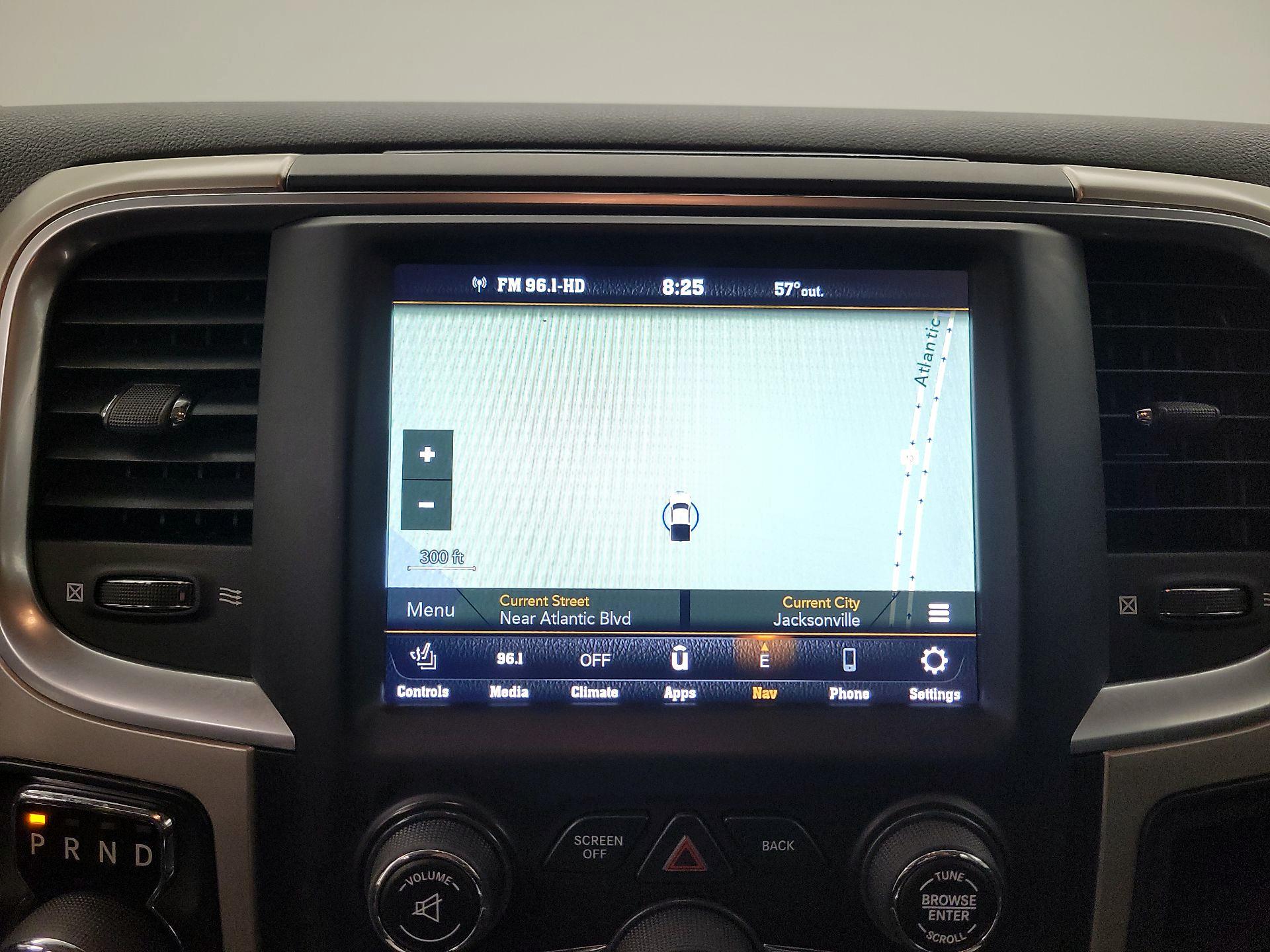 Thumbnail: 2020 RAM 1500 Classic - 14