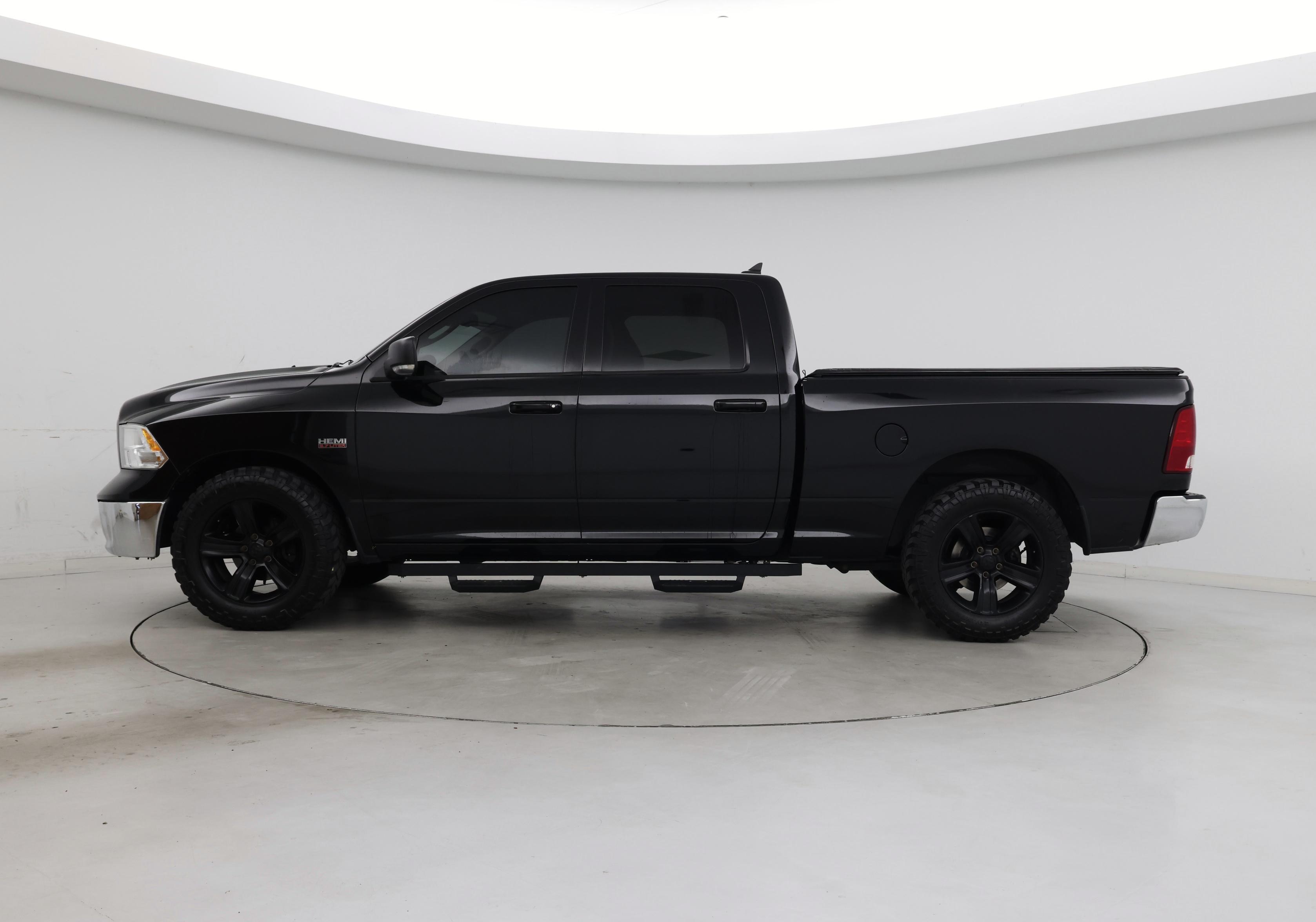 Thumbnail: 2020 RAM 1500 Classic - 3