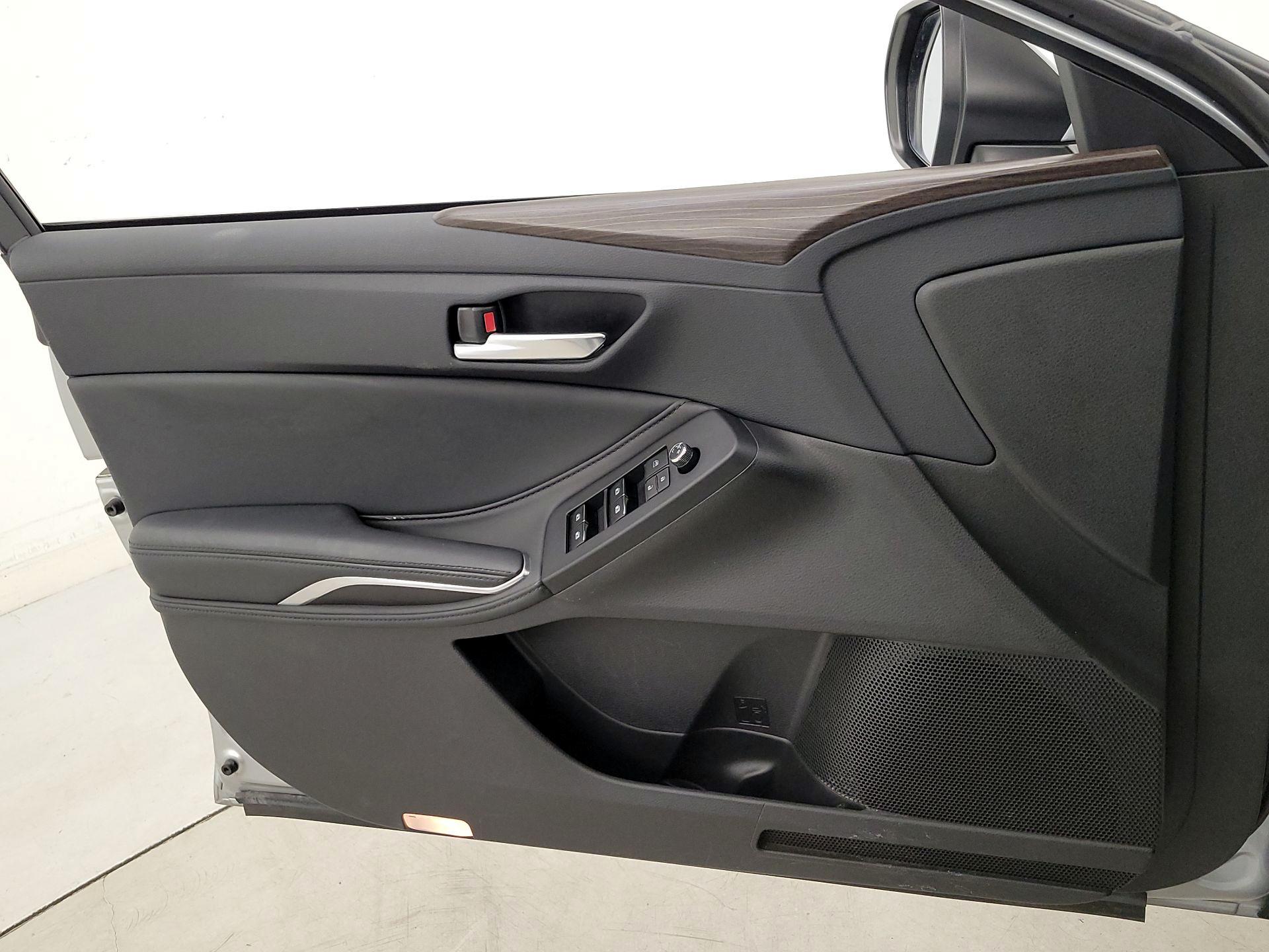 Thumbnail: 2020 Toyota Avalon - 12