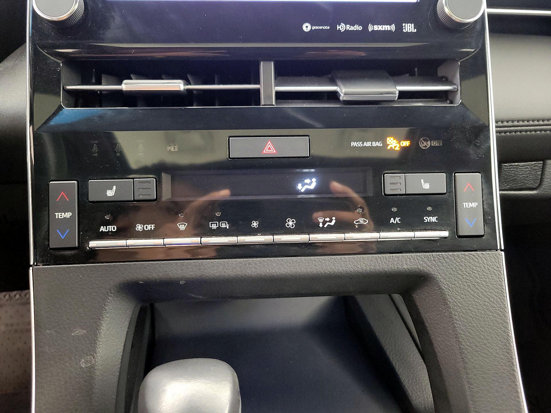 Thumbnail: 2020 Toyota Avalon - 17