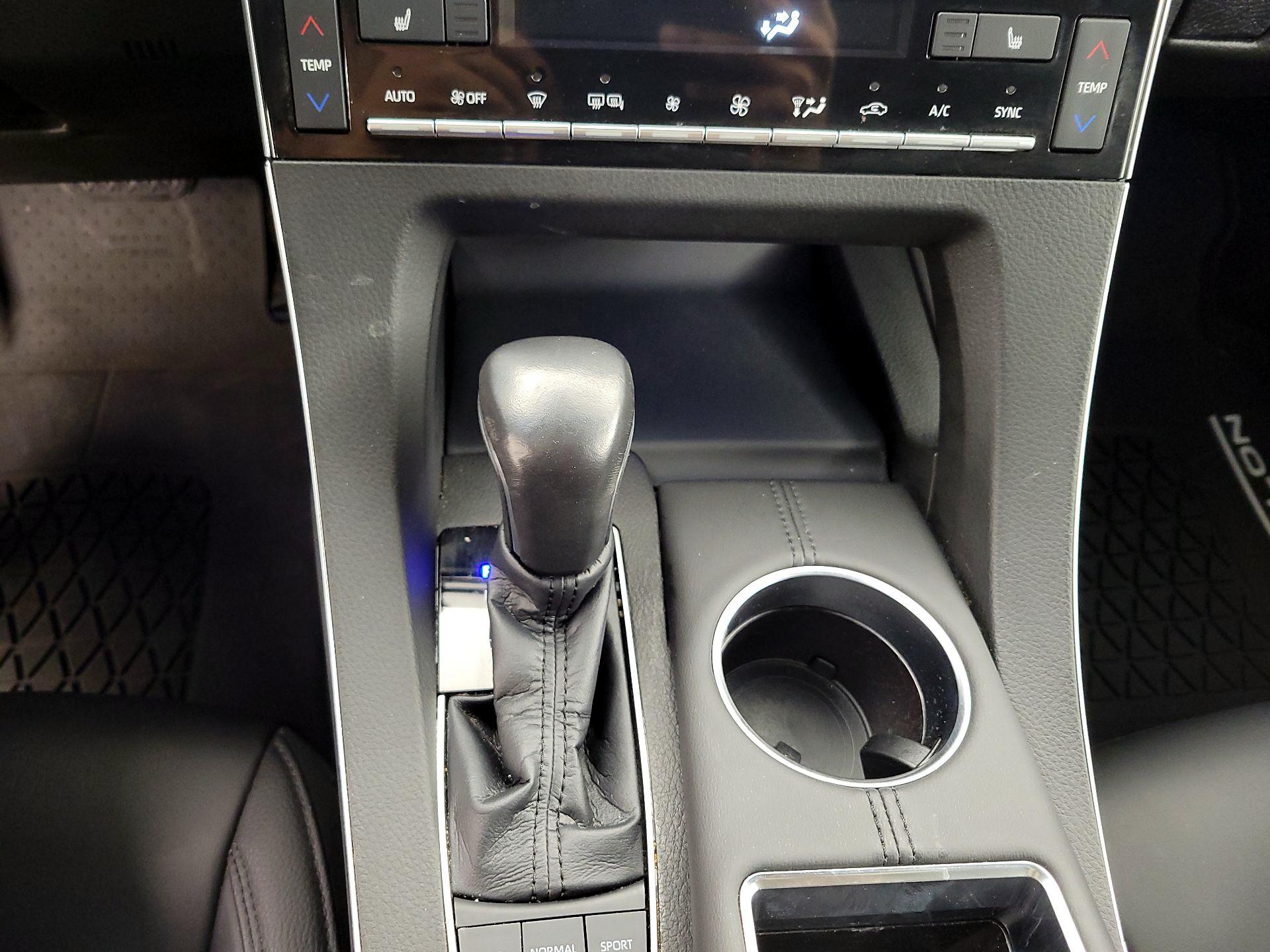 Thumbnail: 2020 Toyota Avalon - 18