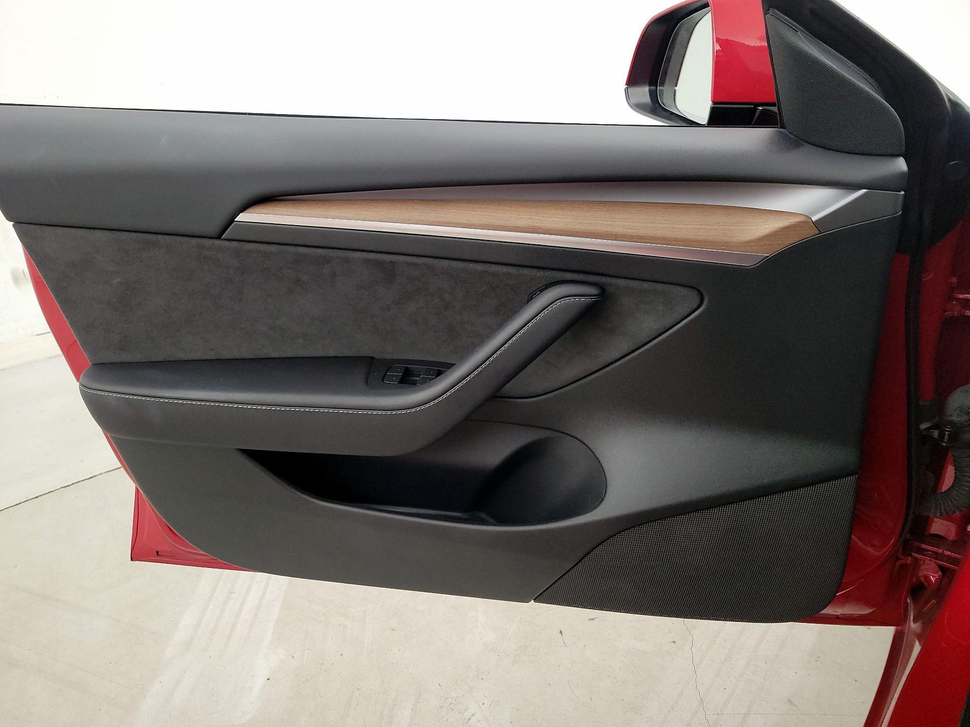 Thumbnail: 2023 Tesla Model 3 - 12